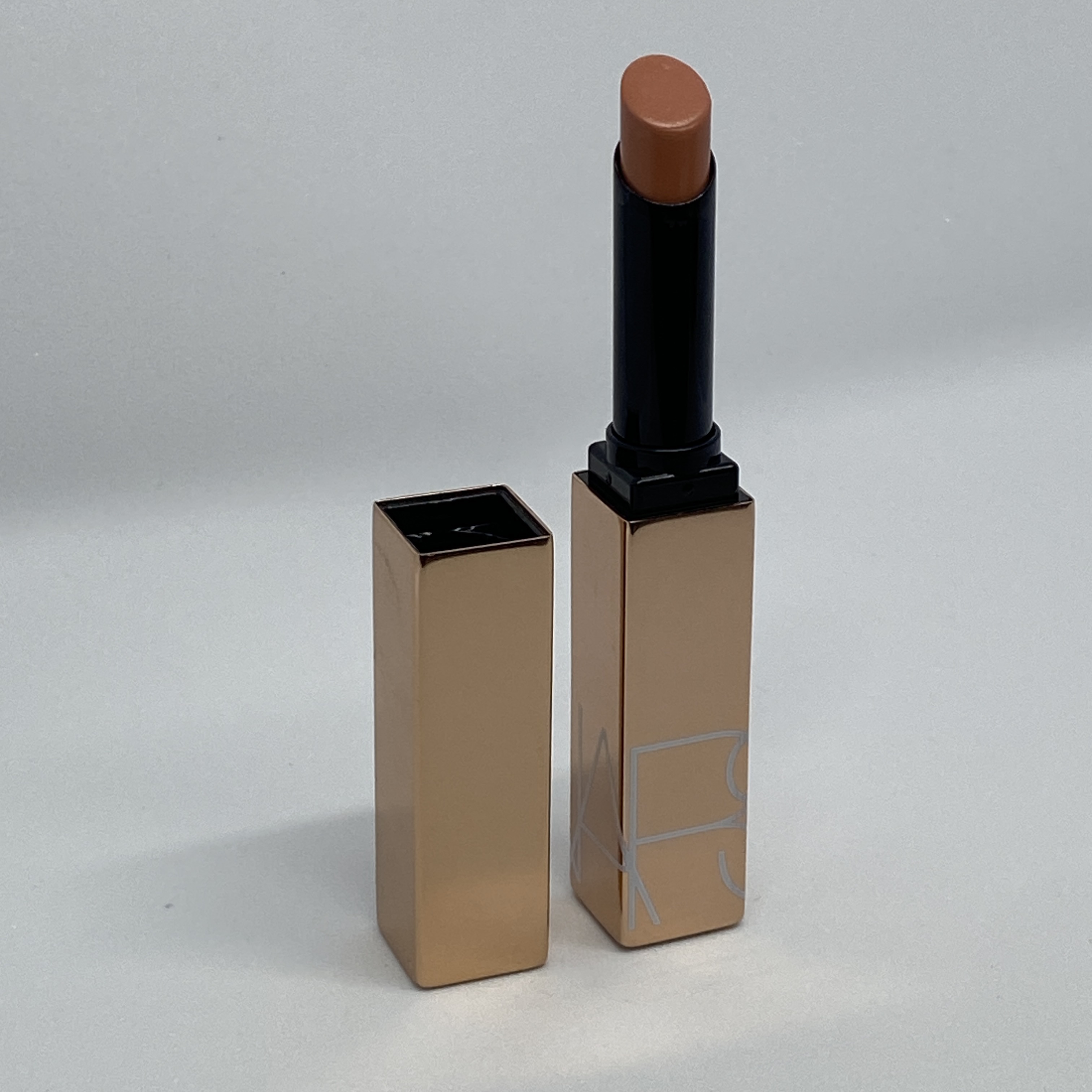 アフターグロー　センシュアルシャイン　リップスティック 200 BREATHLESS/NARS/口紅を使ったクチコミ（3枚目）