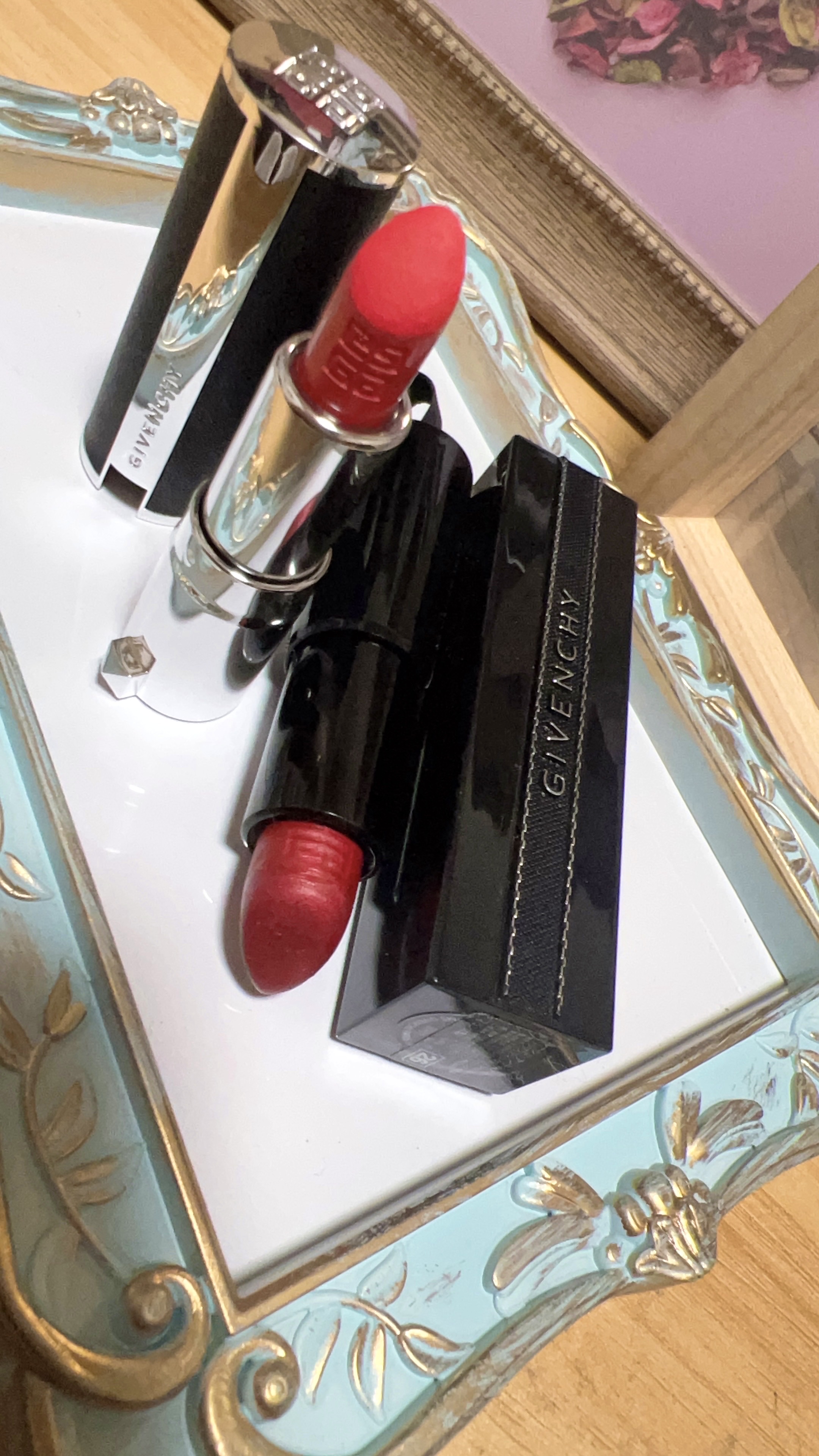 ルージュ・ジバンシイ/GIVENCHY/ハイライト・シェーディングを使ったクチコミ（2枚目）