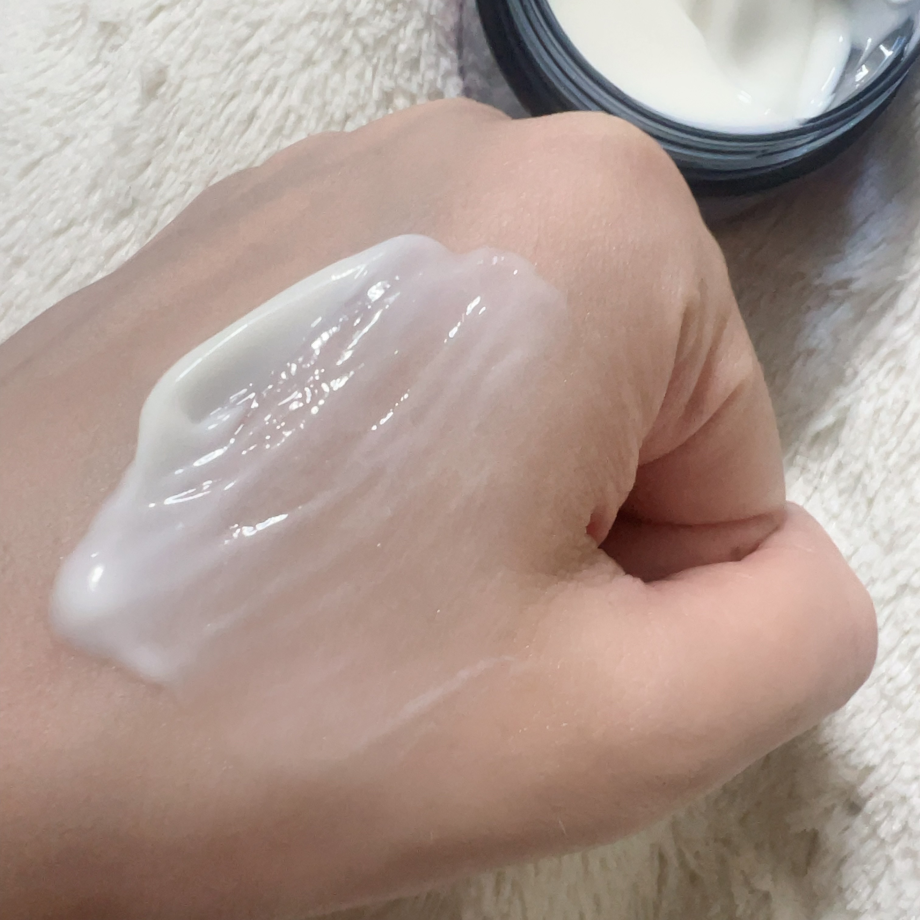 ヨル スキン オーバーナイトクリーム モイスト/YOLU/フェイスクリームを使ったクチコミ（3枚目）