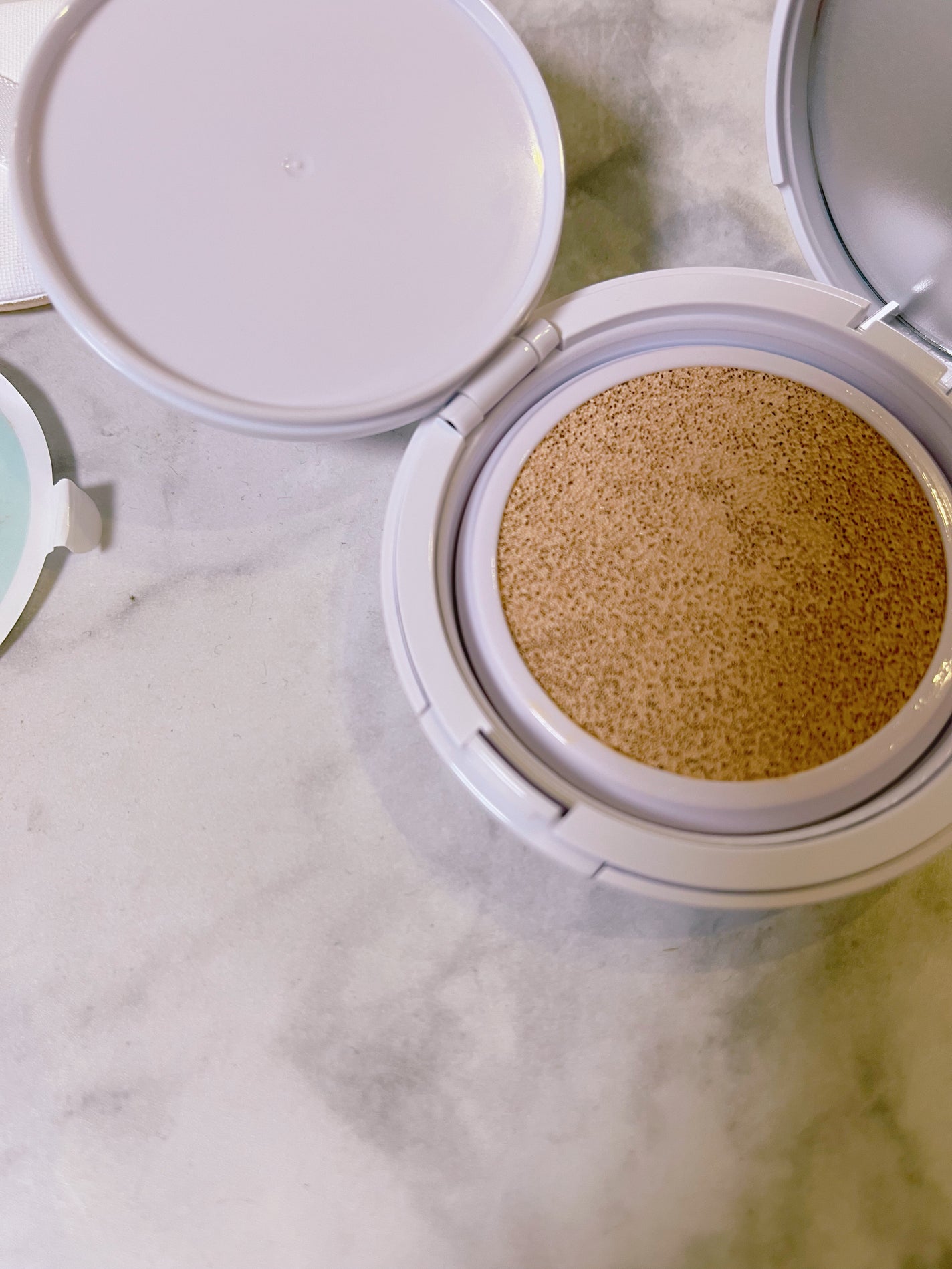 オタネ on LIPS 「程よく艶のあるセミマットなお肌にしてくれる#COSCOSUHD..」(2枚目)