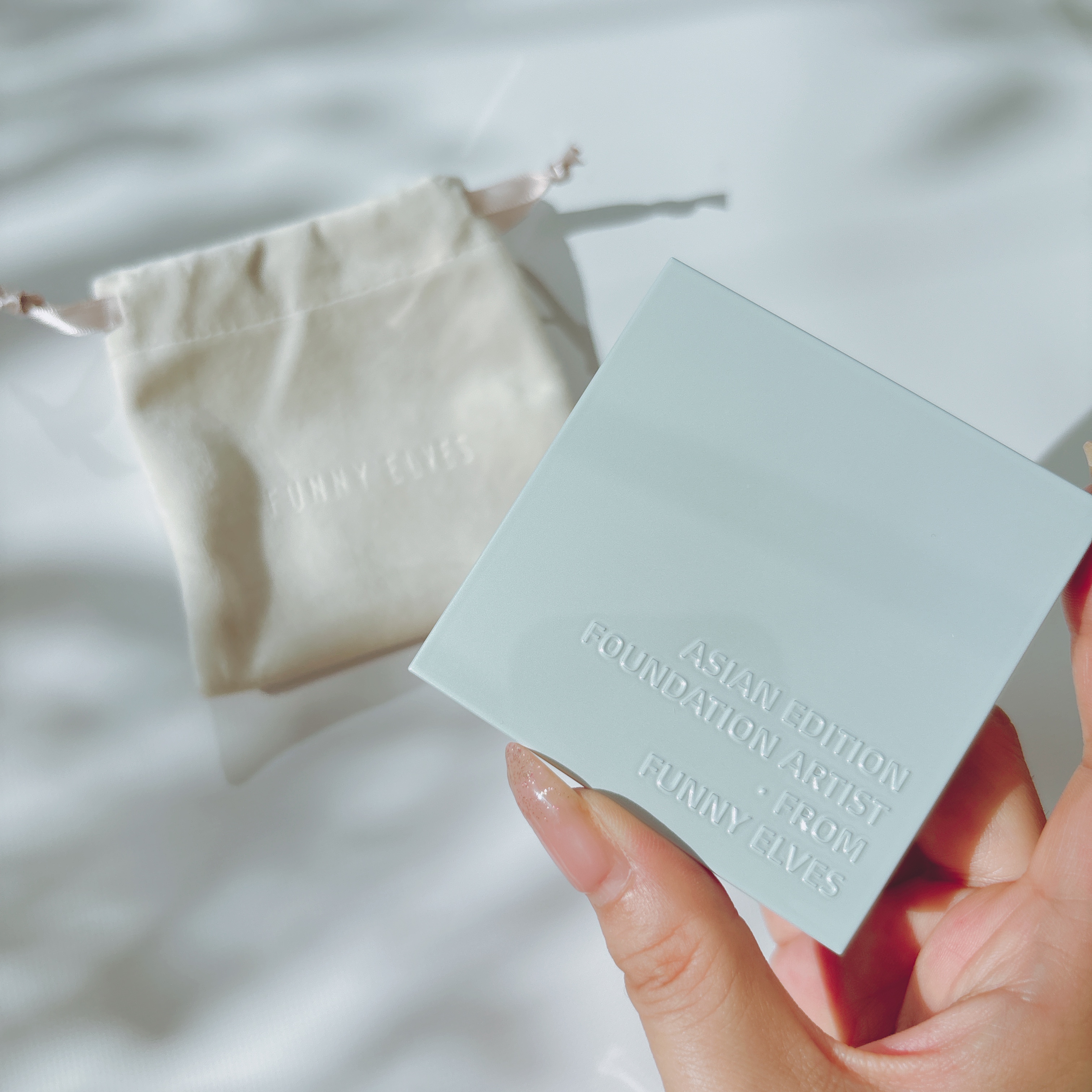 きめ細かいパウダーで粉っぽくならずとっても綺麗に仕上がります！

乾燥肌で粉っぽさが気になりますがこれはいい♪

さらっとふわっとしたつけ心地で気に入りました。

見た目も可愛いしパフも柔らかい。

気になるテカリも抑えられます。

さらさ