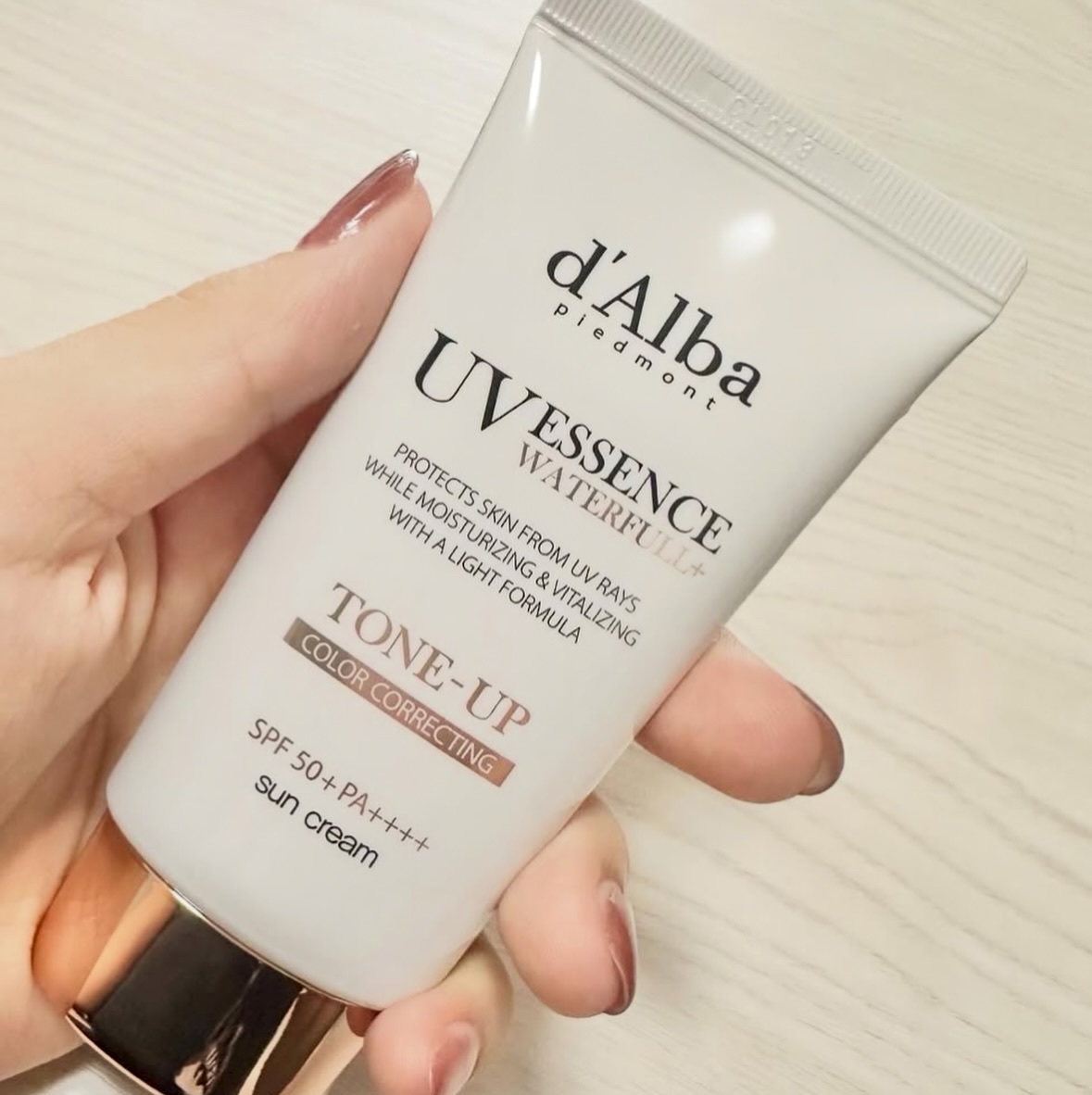 ウォータフルトーンアップサンクリーム/ダルバ/日焼け止めクリームを使ったクチコミ（2枚目）