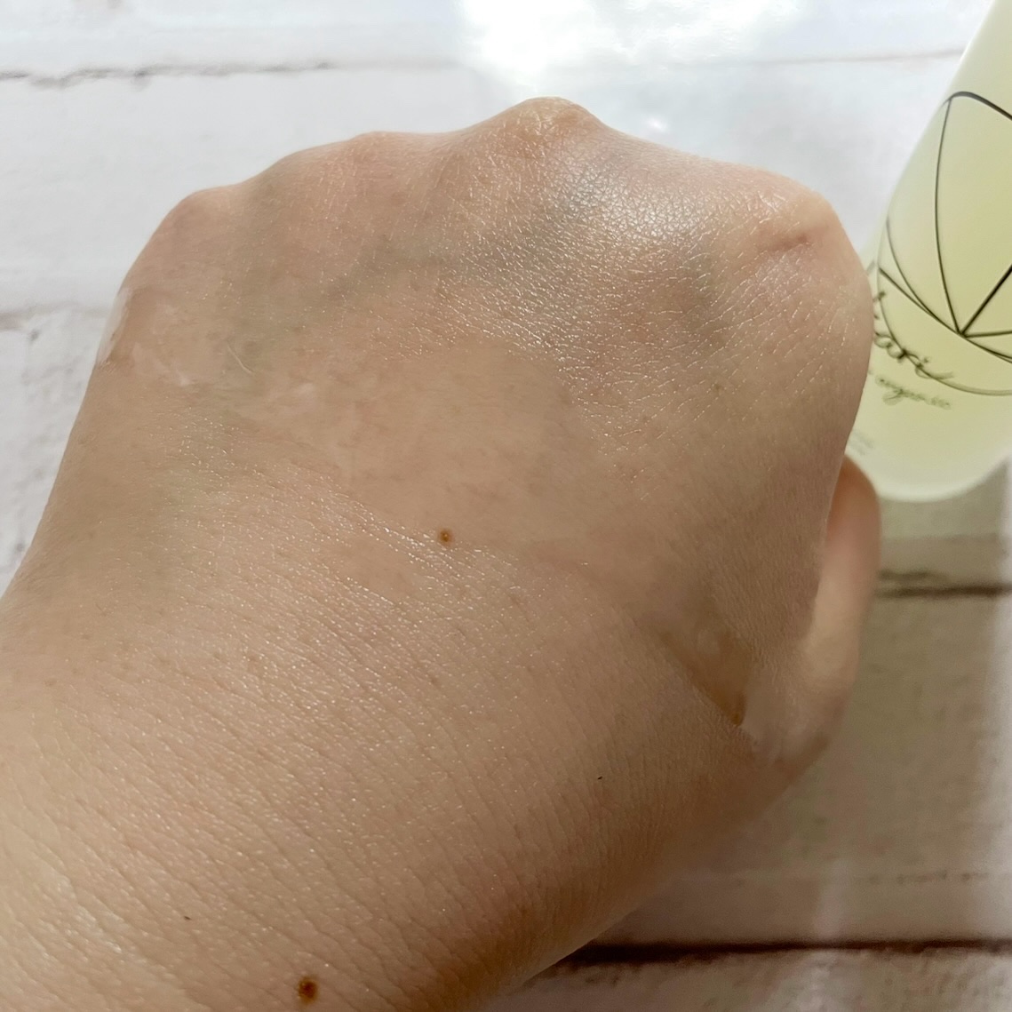 クリアパールワン ブライトエッセンス/HIKARI CLEAR オーガニック/美容液を使ったクチコミ（3枚目）