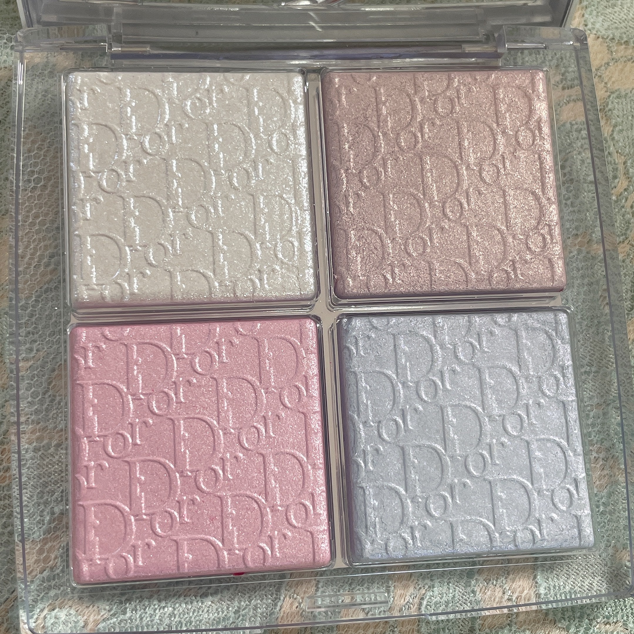 ディオール バックステージ フェイス グロウ パレット/Dior/ハイライトを使ったクチコミ（3枚目）