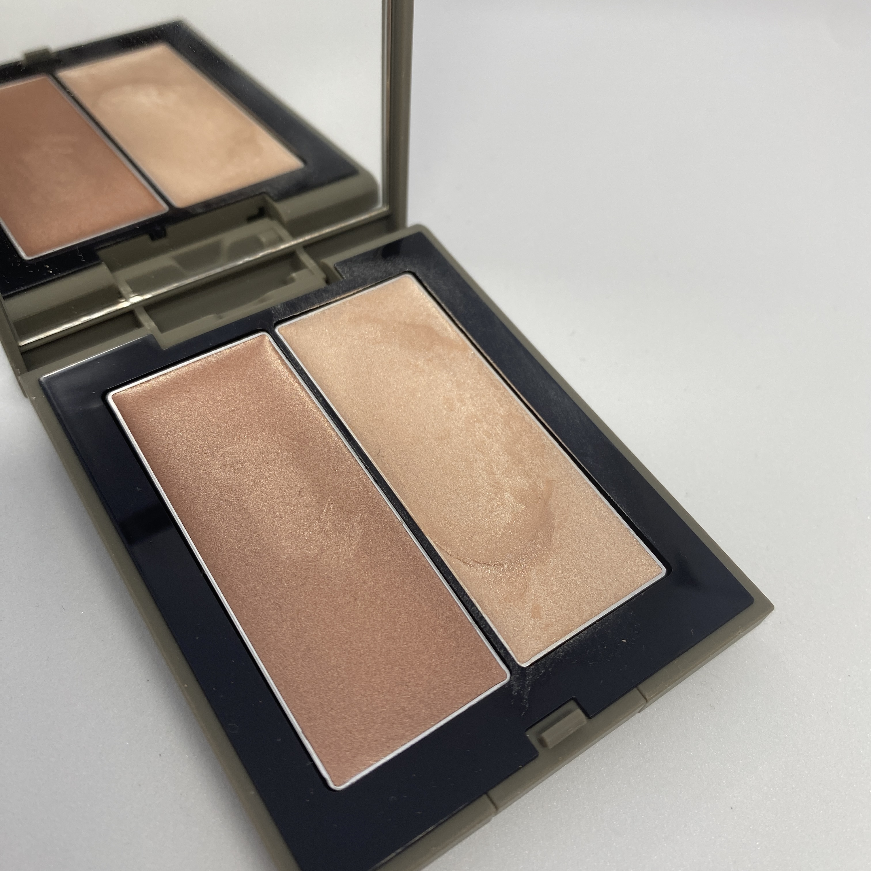 THREE シマリング グロー デュオ/THREE/クリームハイライトを使ったクチコミ（2枚目）