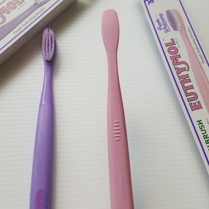 EUTHYMOL レギュラー歯ブラシのクチコミ「EUTHYMOL
パープルホワイトニング トゥースブラッシュ 普通タイプ
100年以上.....」(3枚目)