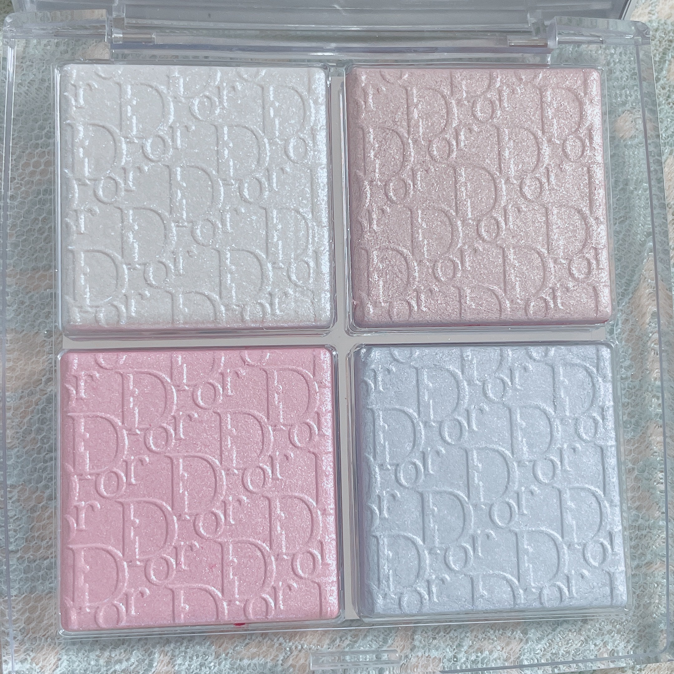 ディオール バックステージ フェイス グロウ パレット/Dior/ハイライトを使ったクチコミ（2枚目）