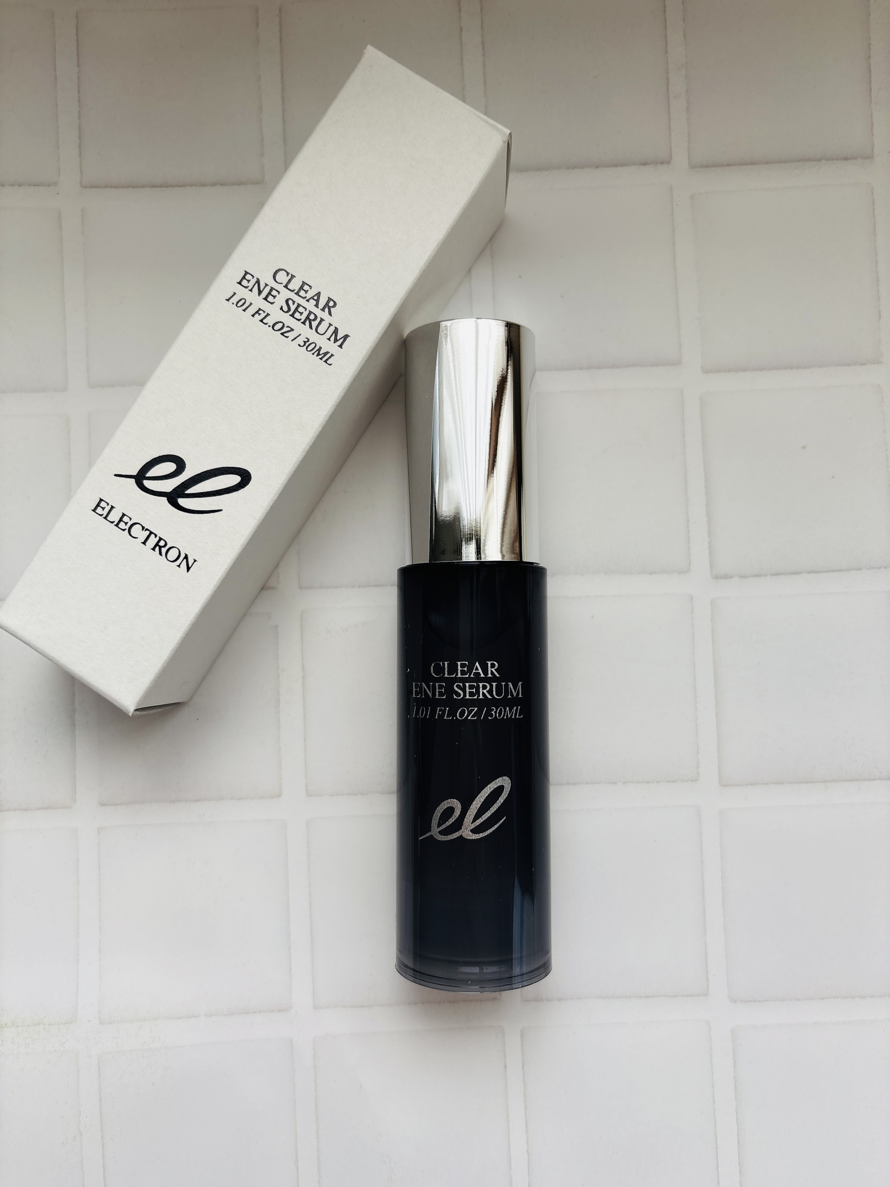 🔶エレクトロン　
クリアエネセラム🔶
美容液
３０ml 
朝と夜の使用で約1ヶ月から2ヶ月

肌がなんとなくどんよりして見える朝や、 ケアしてるのに物足りなさを感じる夜に。 ⁡ そんな時に取り入れたいのが、「クリアエネセラム」。