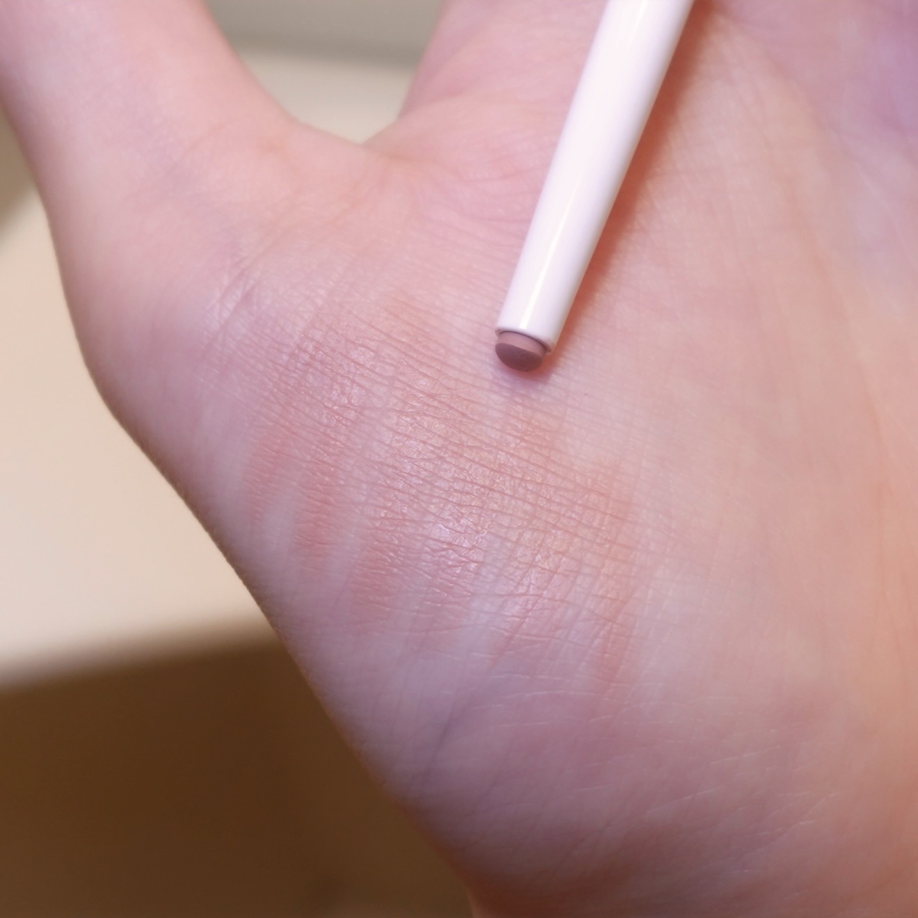 キャンメイク アイバッグコンシーラーのクチコミ「キャンメイクの涙袋コンシーラー進化しすぎ……この前バズってた＂可愛い子特有のピンク味を帯びた涙.....」（1枚目）