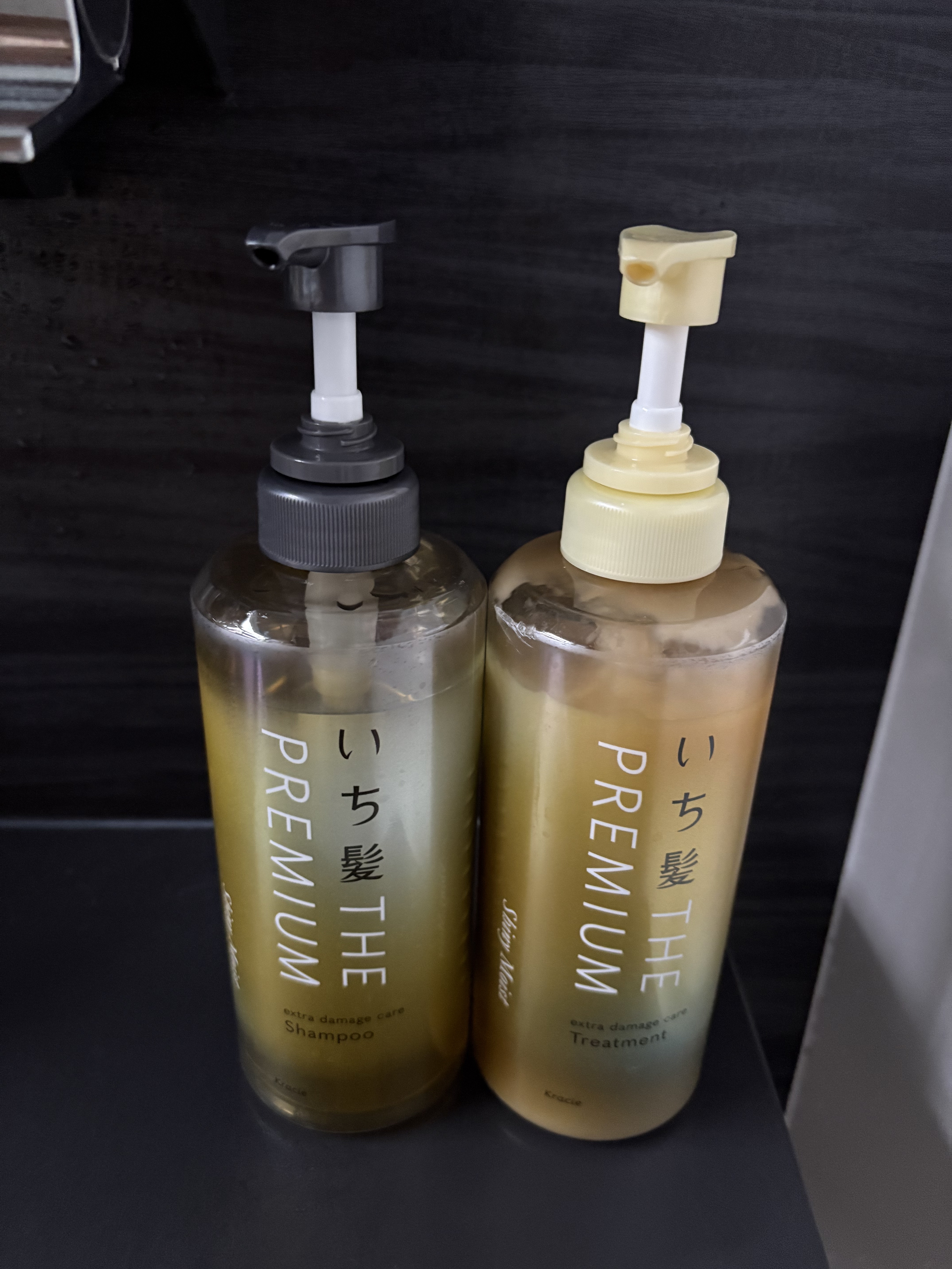 THE PREMIUM エクストラダメージケアシャンプー／トリートメント（シャイニーモイスト）/いち髪/市販シャンプーを使ったクチコミ（1枚目）