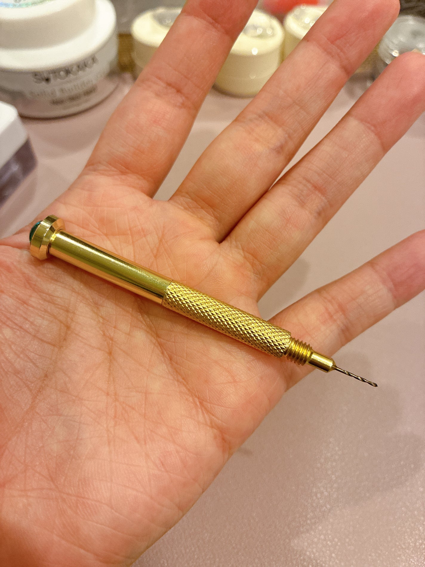 あきの on LIPS 「ネイルに穴開けたいのでSHEINで買ったけどコンパクト過ぎて、..」(1枚目)