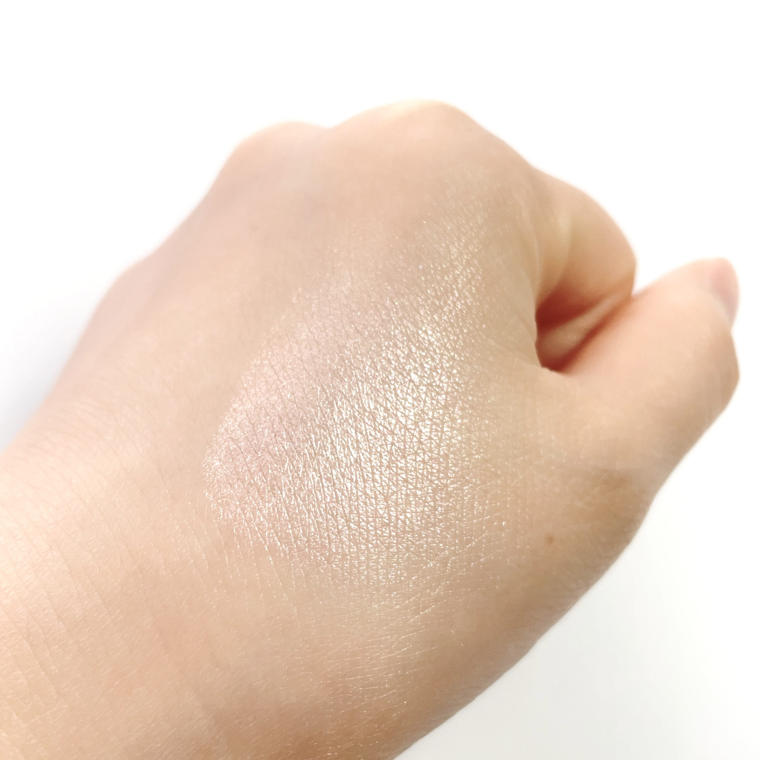 NAMING. ネーミング フラッフィーベイクド ハイライターのクチコミ「NAMING.のベイクドハイライター、実力はいかに？
✼••┈┈••✼••┈┈••✼••┈┈•.....」（3枚目）