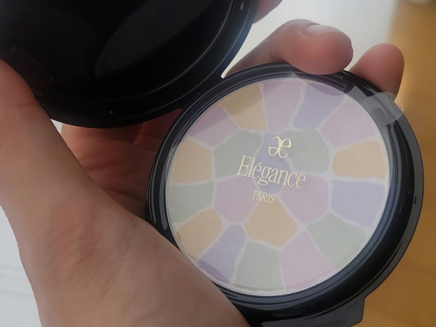 ラ プードル オートニュアンス/Elégance/プレストパウダーを使ったクチコミ(2枚目)