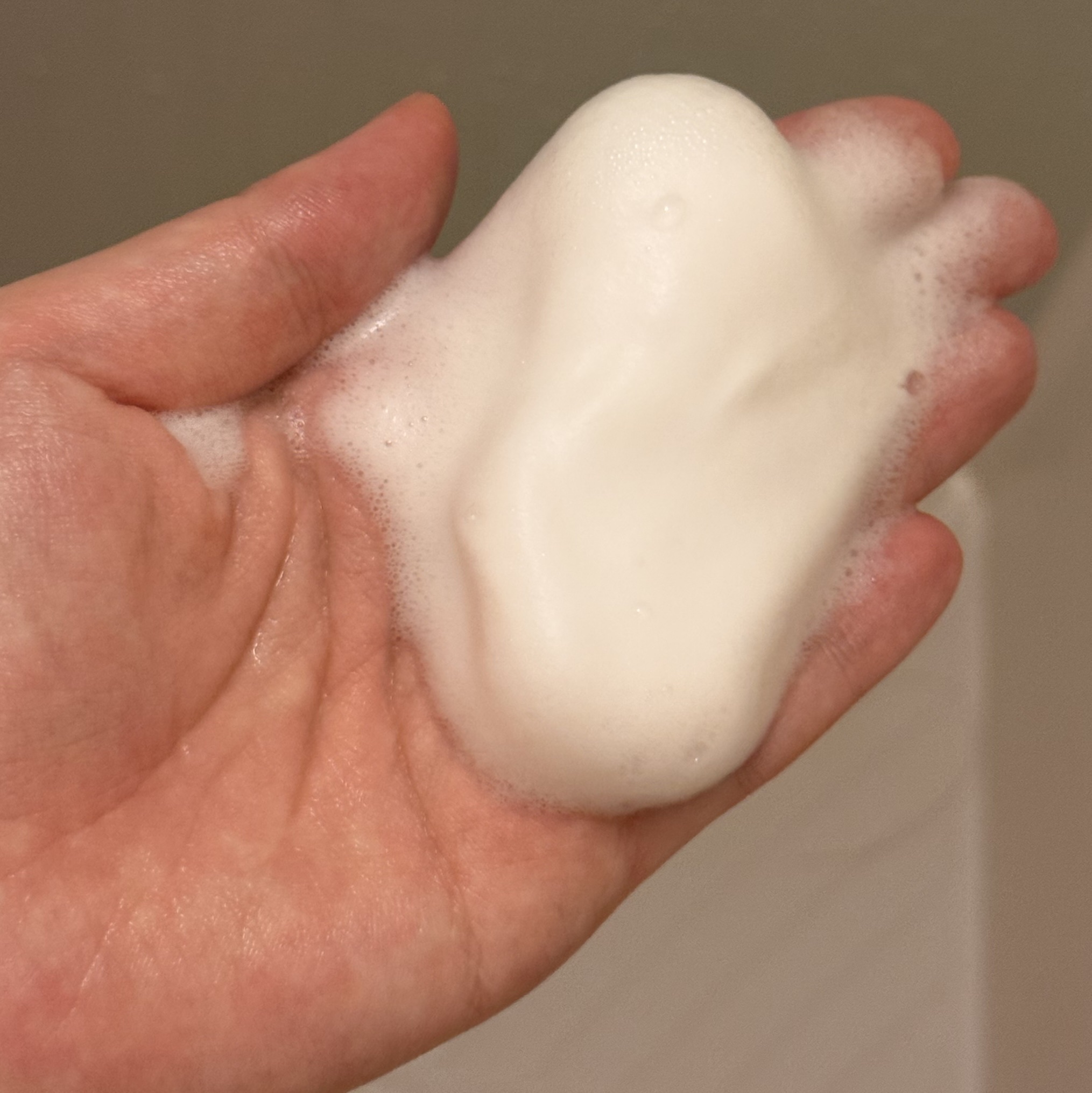 hadakara ボディソープ 泡で出てくるタイプ  フローラルブーケの香り 本体550ml/hadakara/ボディソープを使ったクチコミ（3枚目）