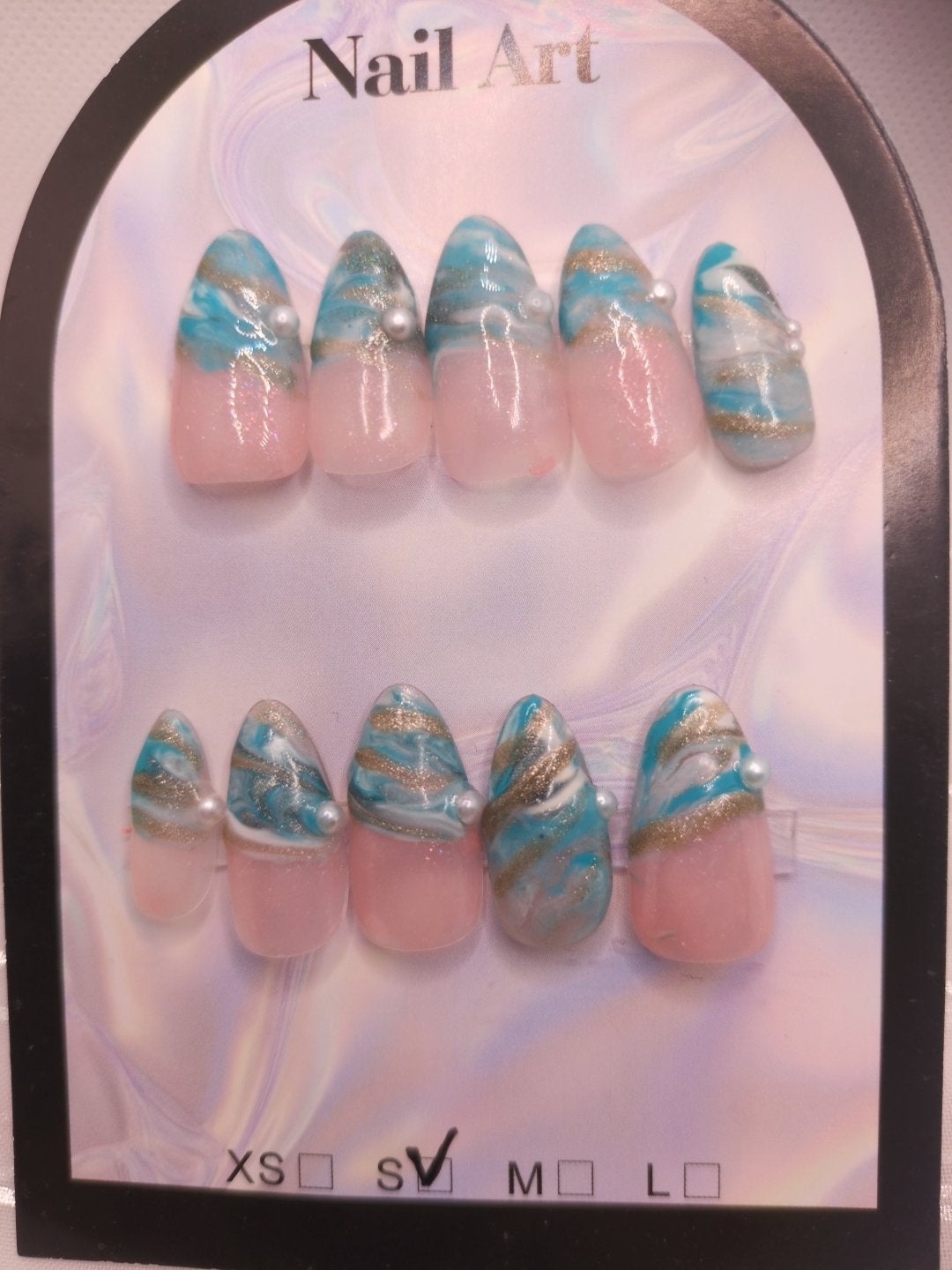 🌺MINAMI🌺 on LIPS 「お久しぶりです😊✨✨最近はネイルチップ作っていましたぁ(*´罒..」(1枚目)