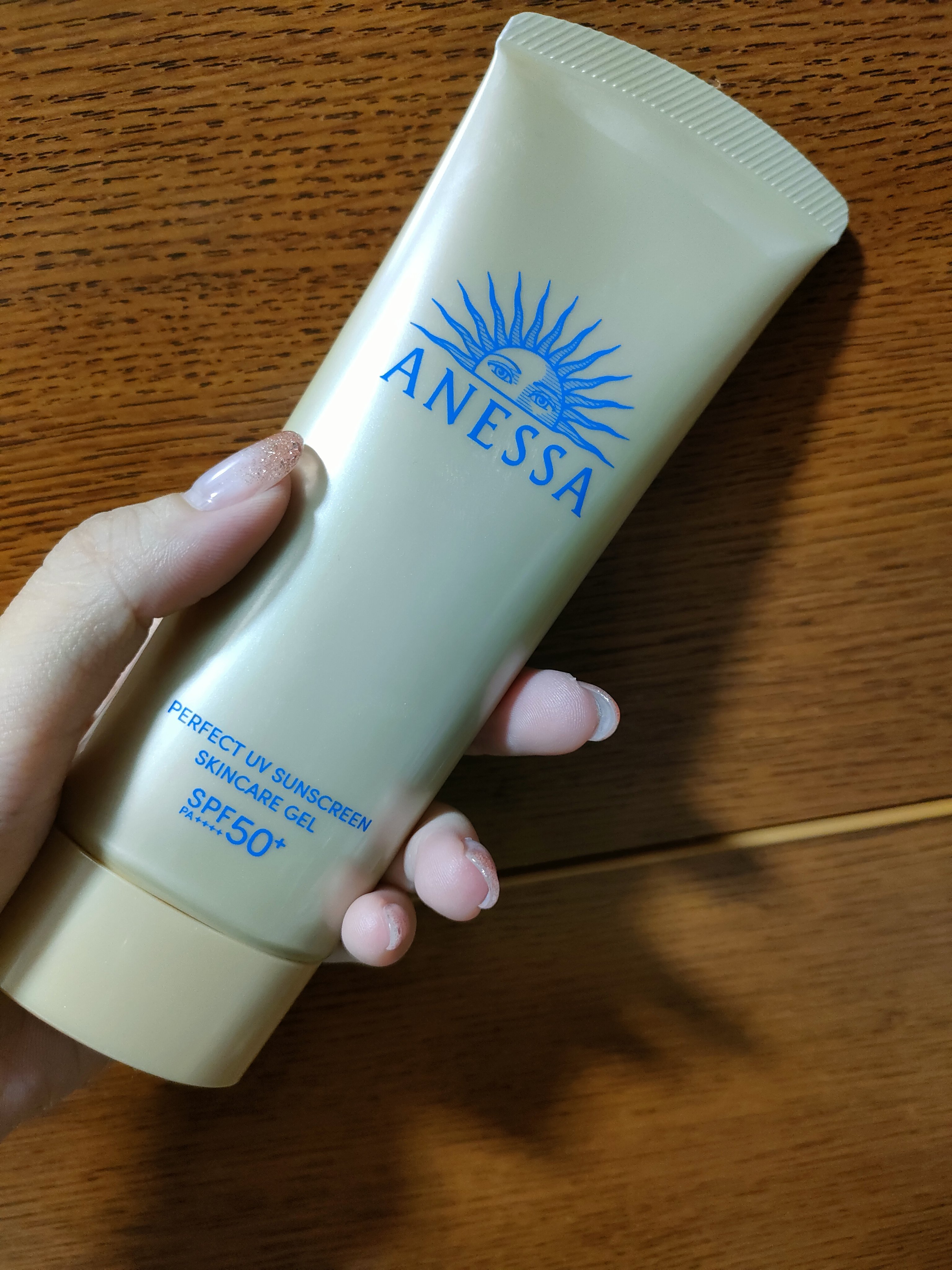 🌞【日焼け止めの王道！ANESSAスキンケアジェル】🌞
夏の紫外線対策に欠かせないアイテムといえばこれ！「ANESSA パーフェクトUV スキンケアジェル」は、**最強クラスのUVカット力（SPF50+・PA++++）**を持ちながら、