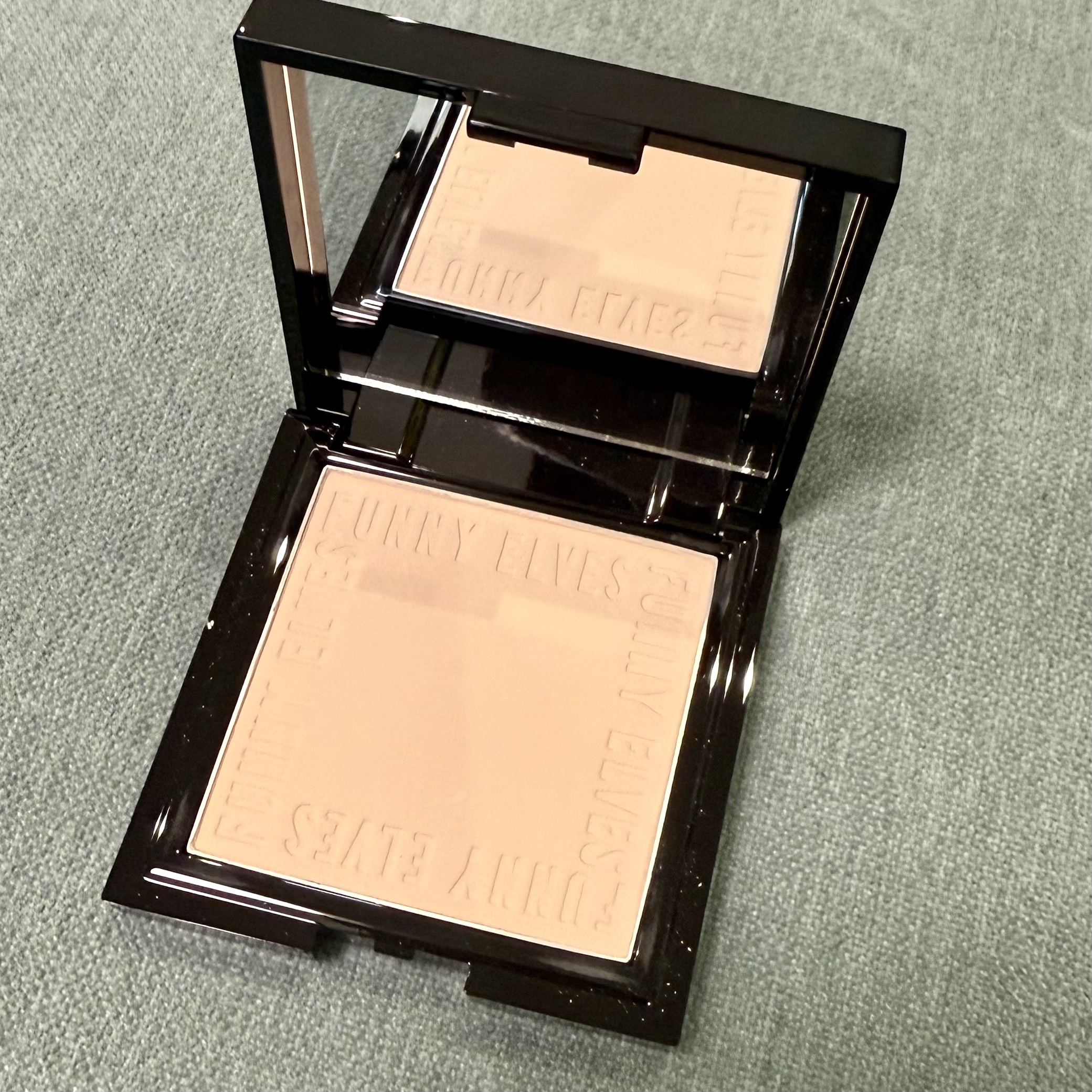 ソフトマットプレストパウダー/FUNNY ELVES方里/プレストパウダーを使ったクチコミ（3枚目）