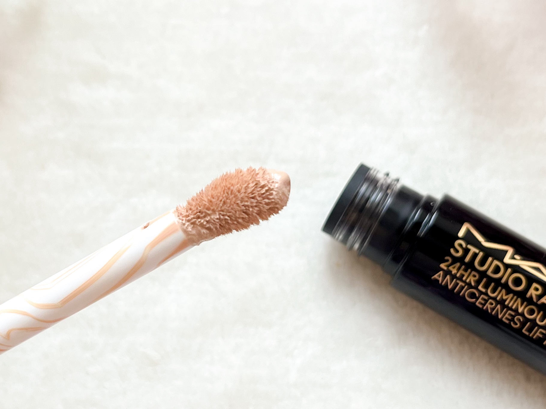 スタジオ ラディアンス 24 ルミナス コンシーラー/M・A・C/リキッドコンシーラーを使ったクチコミ（2枚目）