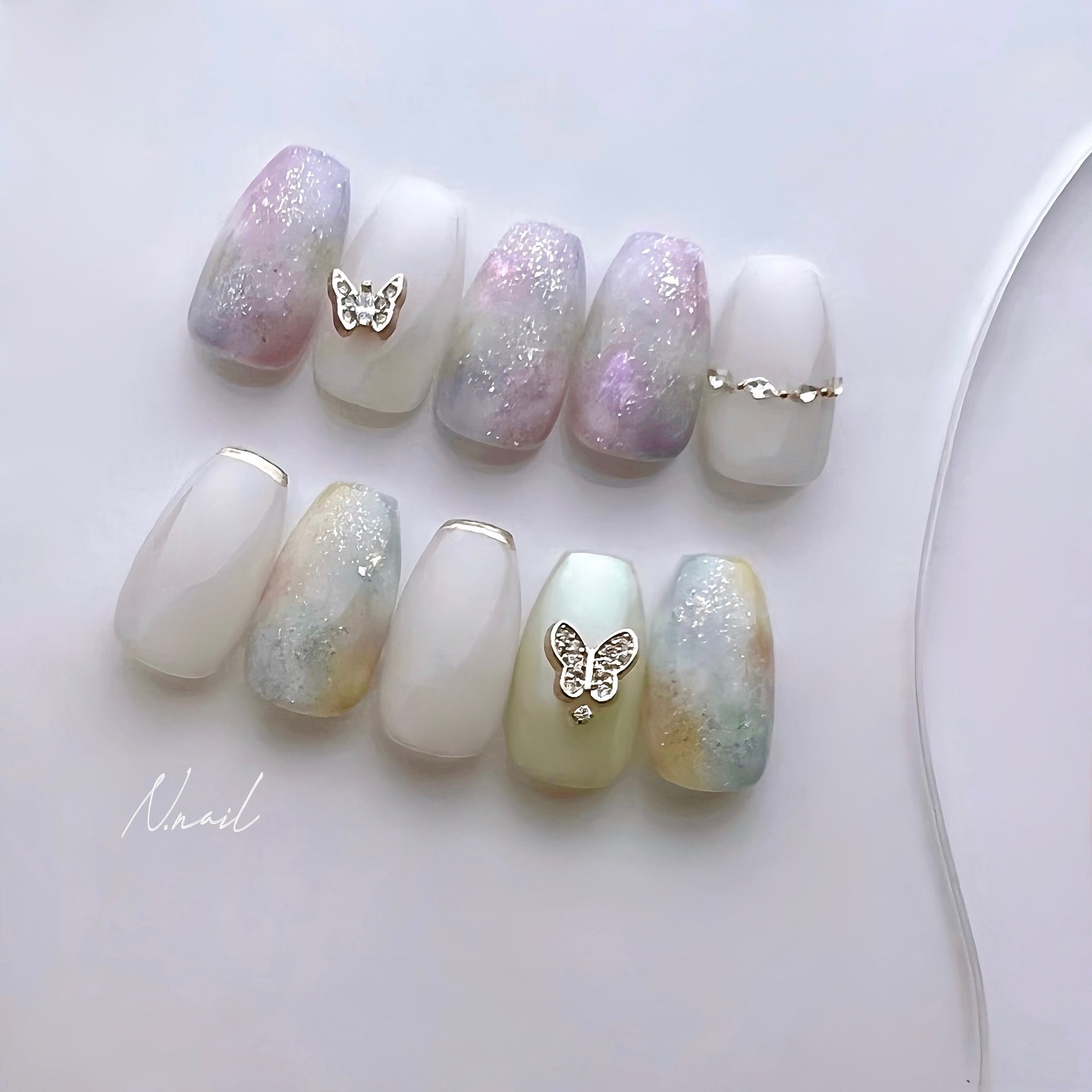 #ニュアンスネイル,#タイダイネイル,#春ネイル,#キラキラネイル,#夏ネイル,#蝶々ネイル,#セルフネイル,#大人可愛いネイルのネイルデザイン
