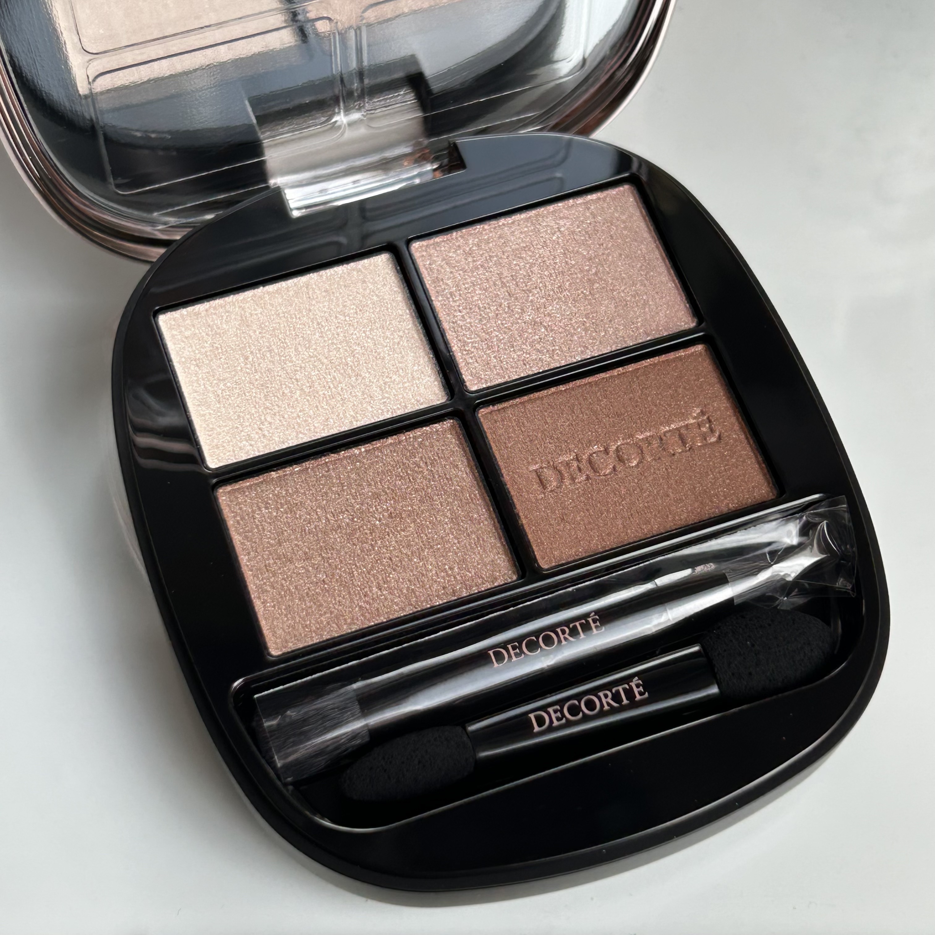 スキンシャドウ デザイニング パレット/DECORTÉ/アイシャドウパレットを使ったクチコミ（2枚目）