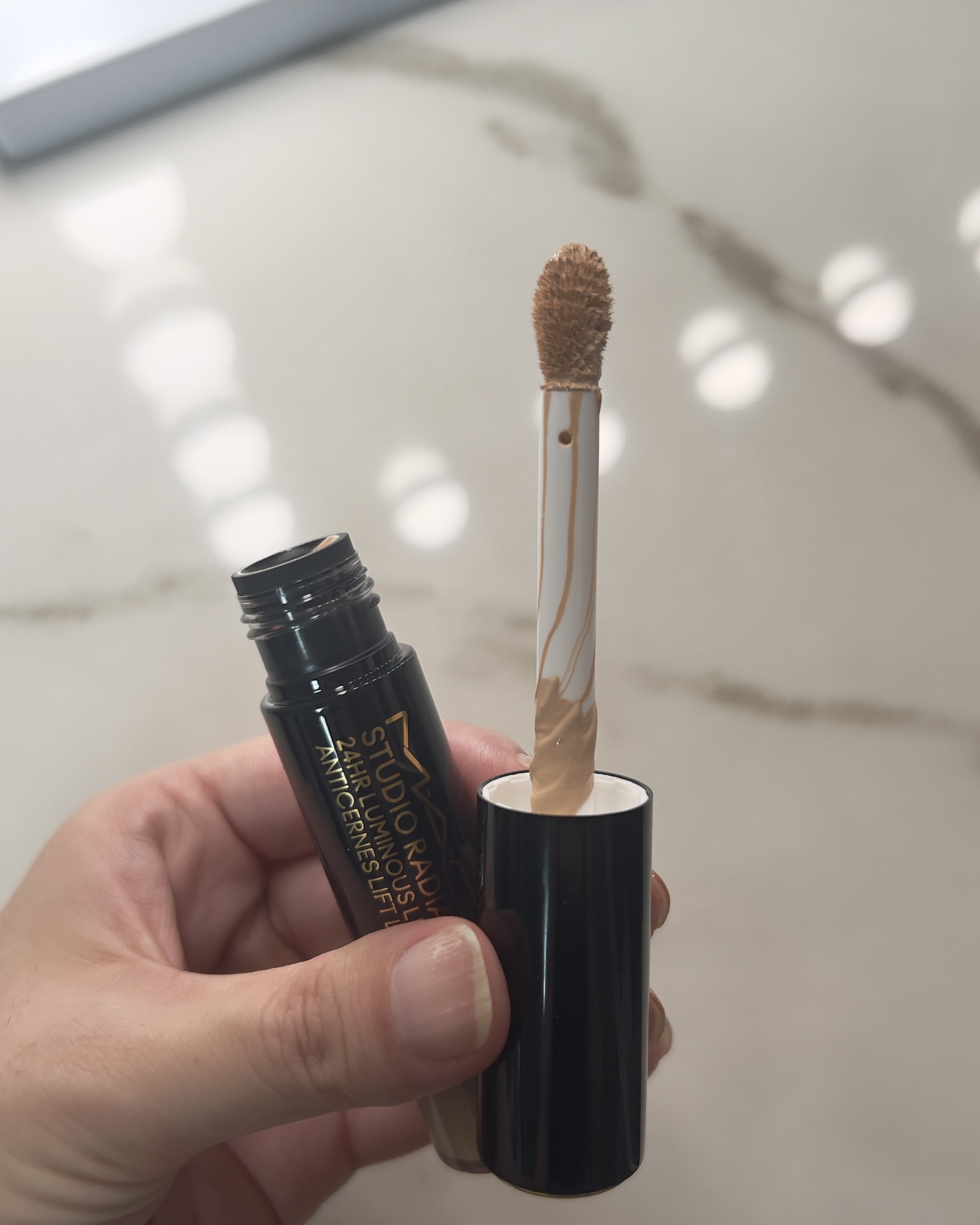 スタジオ ラディアンス 24 ルミナス コンシーラー/M・A・C/リキッドコンシーラーを使ったクチコミ（2枚目）