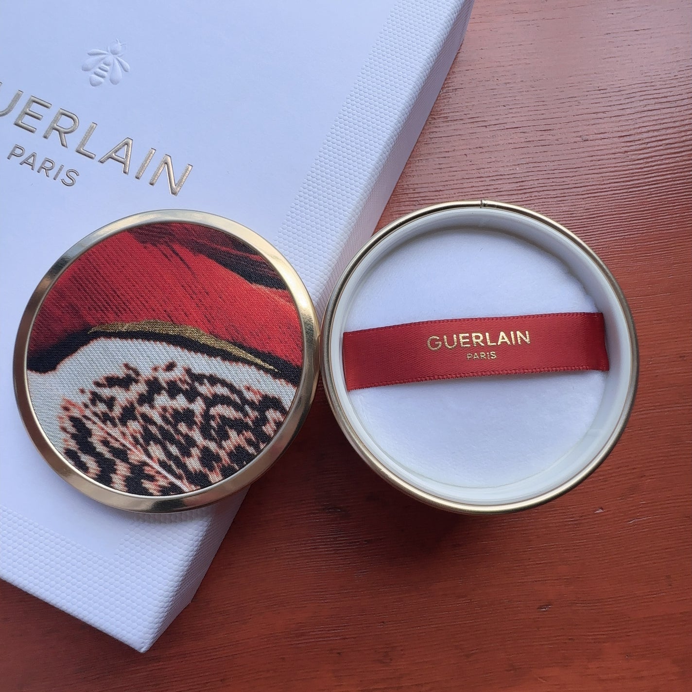 メテオリット ビーユ/GUERLAIN/フェイスパウダーを使ったクチコミ(2枚目)