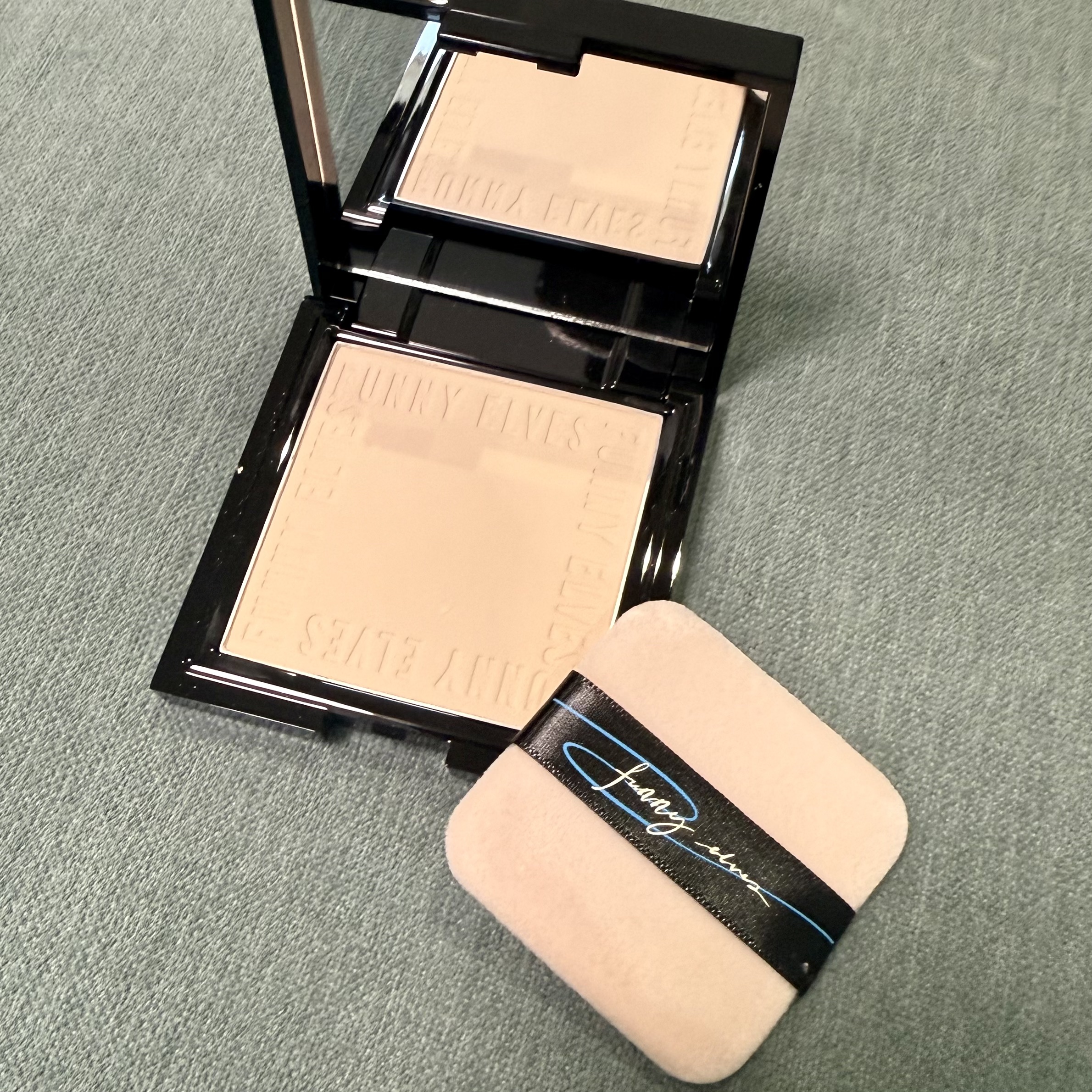 ソフトマットプレストパウダー/FUNNY ELVES方里/プレストパウダーを使ったクチコミ（2枚目）