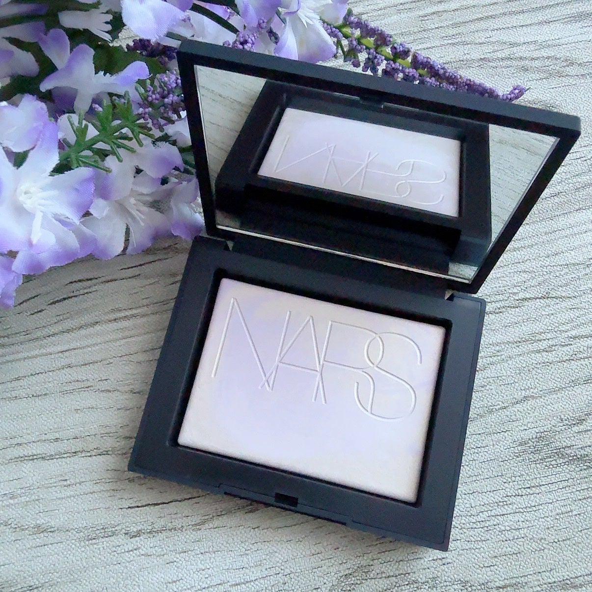 ライトリフレクティング プリズマティックパウダー/NARS/プレストパウダーを使ったクチコミ(1枚目)