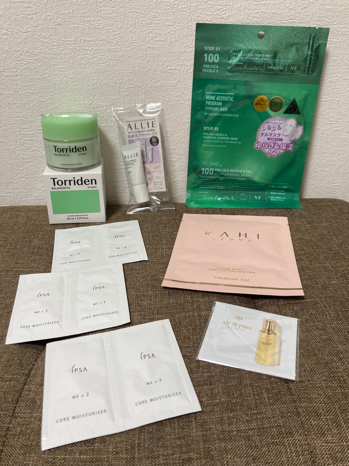 Saya on LIPS 「付録がめっちゃ豪華だった📙✨/今日、雑誌2冊買ってきた😚✌🏻持..」(2枚目)