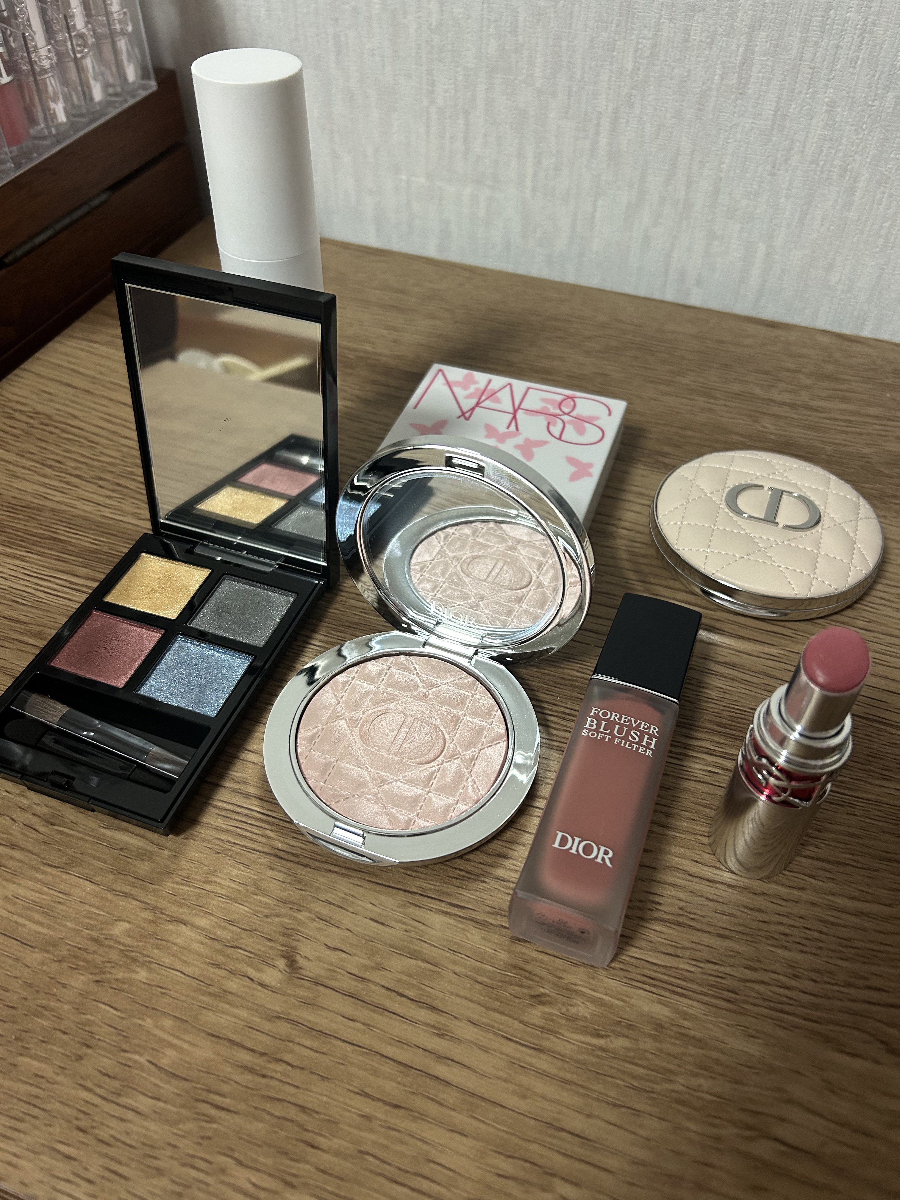 YSL ラブシャイン キャンディグレーズ No.44 ヌード ラヴァリエール/YVES SAINT LAURENT BEAUTE/口紅を使ったクチコミ（2枚目）