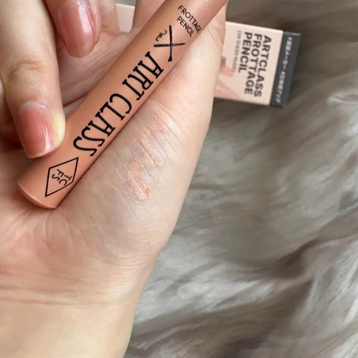 アートクラス フロッタージュペンシル/too cool for school/スティックアイシャドウを使ったクチコミ（2枚目）