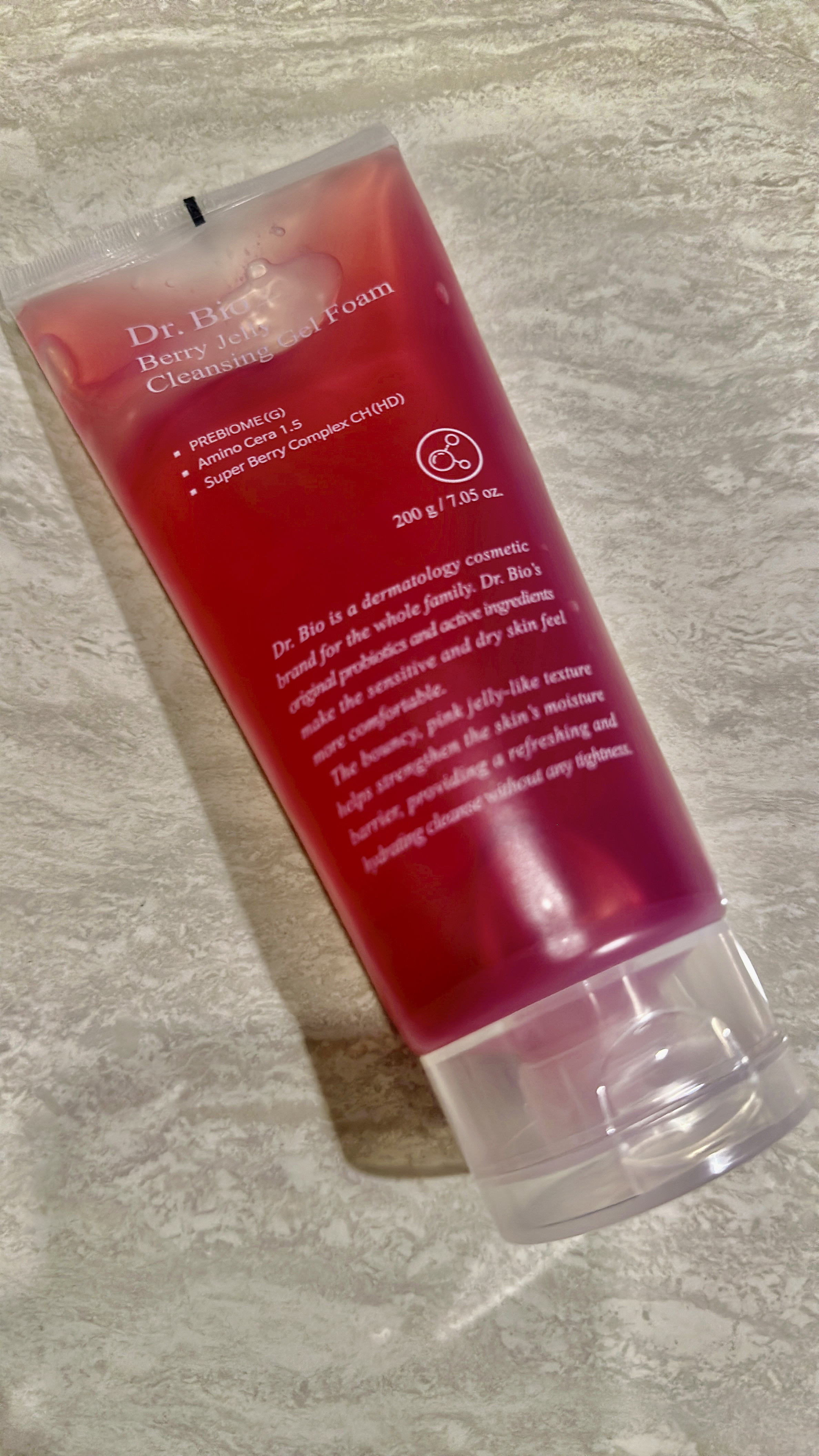 🧪W洗顔不要！肌にやさしいベリーの力🍇
Dr.Bioの「ベリーゼリークレンジングジェルフォーム」は、
✅ 濃厚ジェルで毛穴汚れを吸着
✅ こすらず落ちるのに洗浄力◎
✅ ビタミンたっぷりベリーエキスで透明感アップ
✅ ジェルが泡に変化し