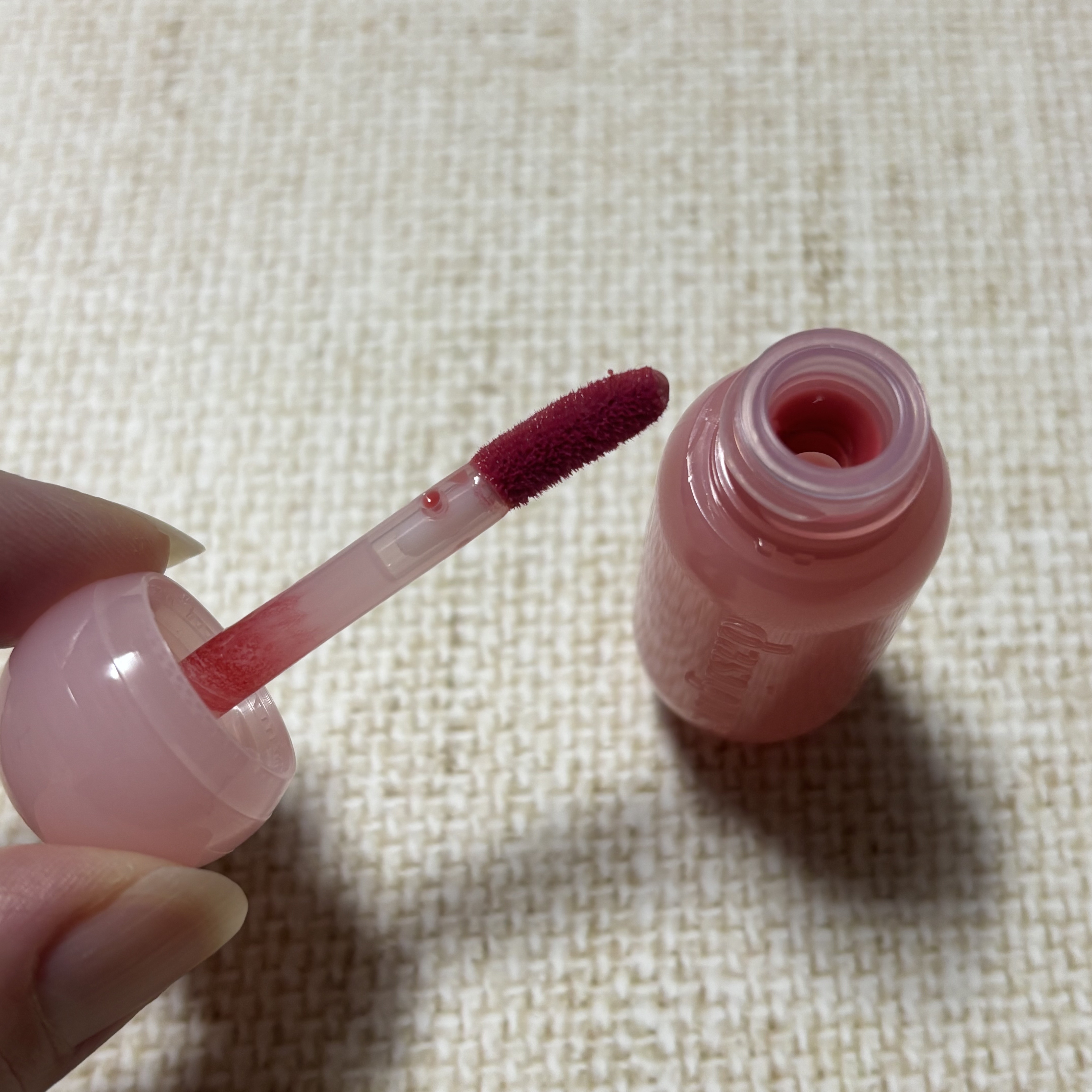 ジューシーデューイグロウティント 01 ピーチグレース/dasique/リップティントを使ったクチコミ（3枚目）