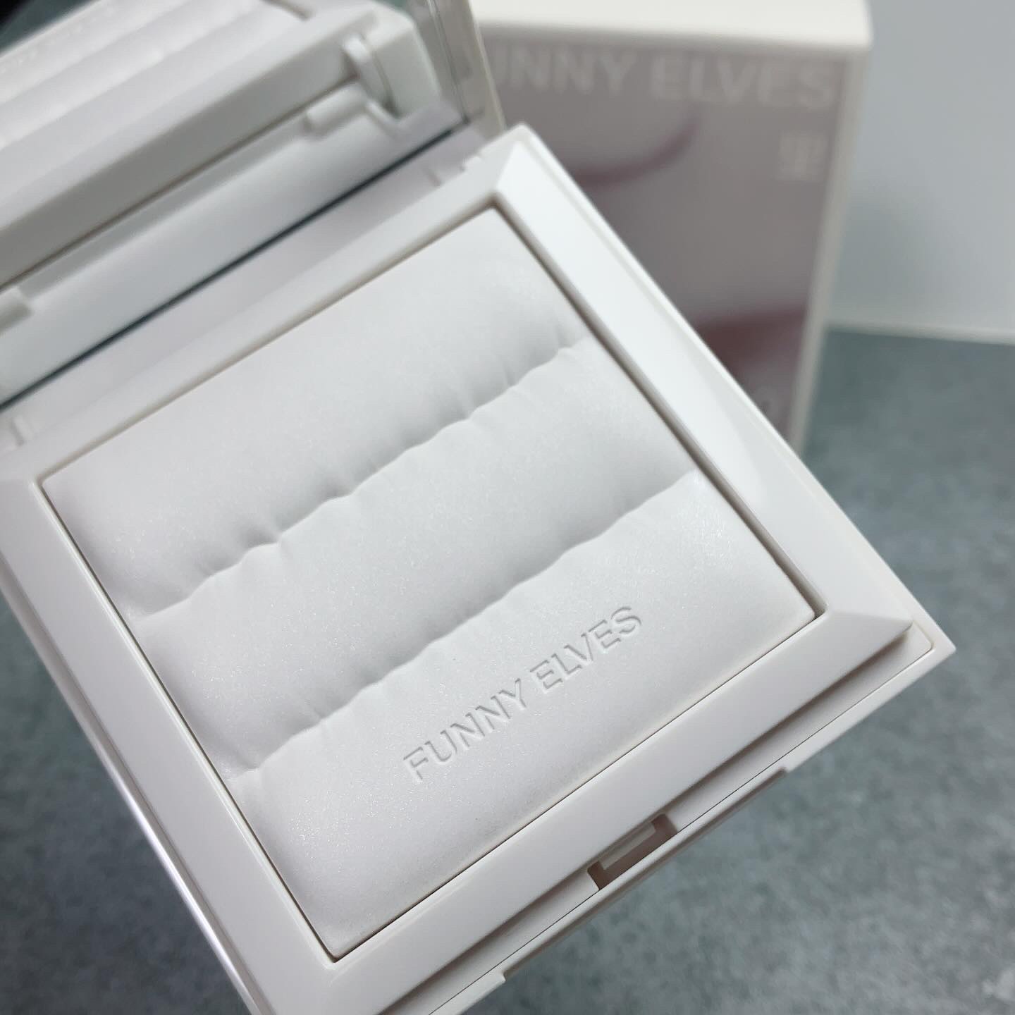 ノートレースシースルーセッティングパウダー/FUNNY ELVES方里/プレストパウダーを使ったクチコミ（2枚目）