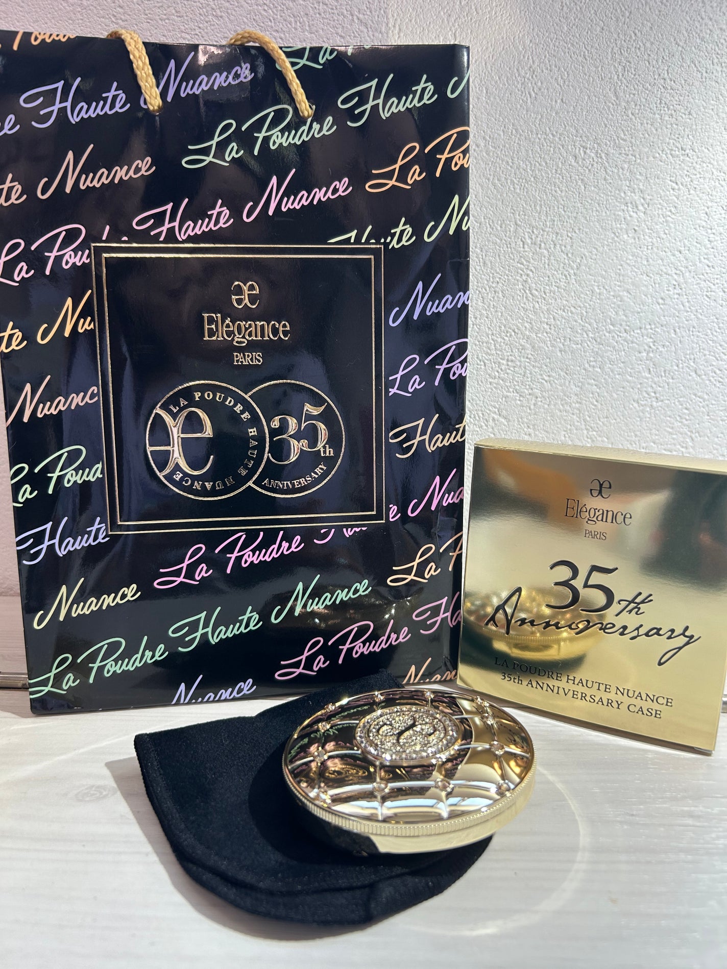 ラ プードル オートニュアンス/Elégance/プレストパウダーを使ったクチコミ(4枚目)