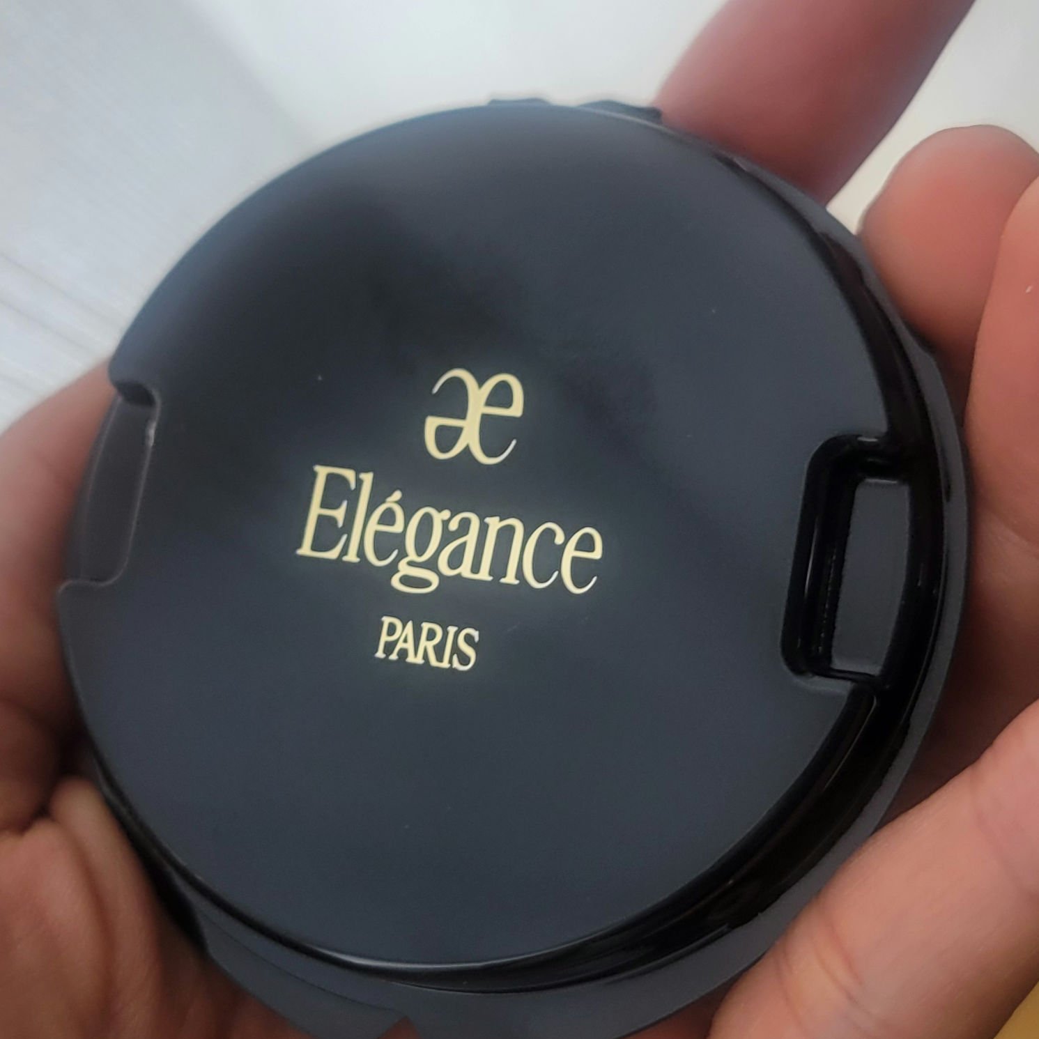 ラ プードル オートニュアンス/Elégance/プレストパウダーを使ったクチコミ（3枚目）