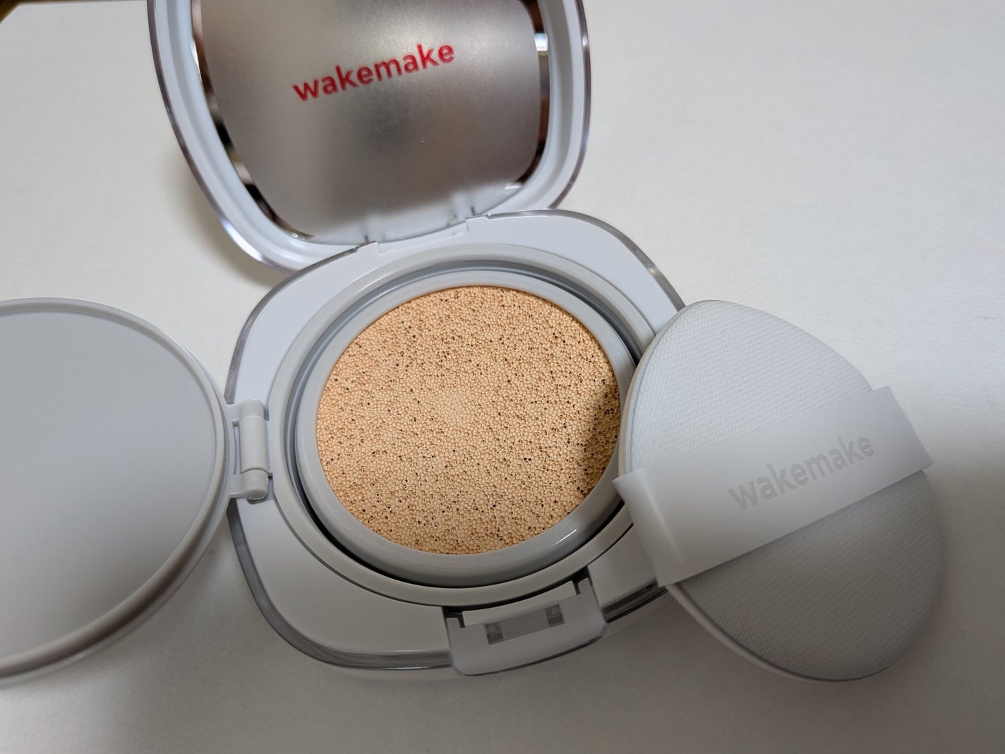 シームレスウェアクッション/wakemake/クッションファンデーションを使ったクチコミ(2枚目)