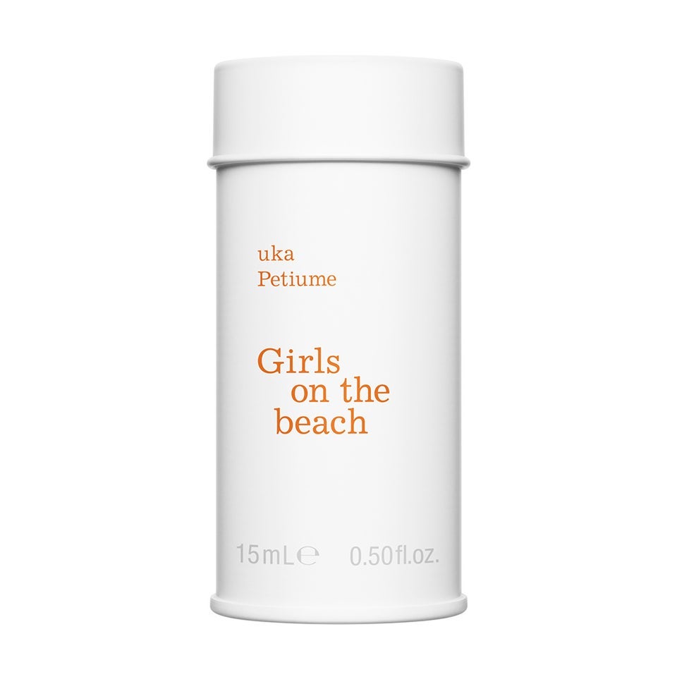 uka Petiume Girls on the beach uka