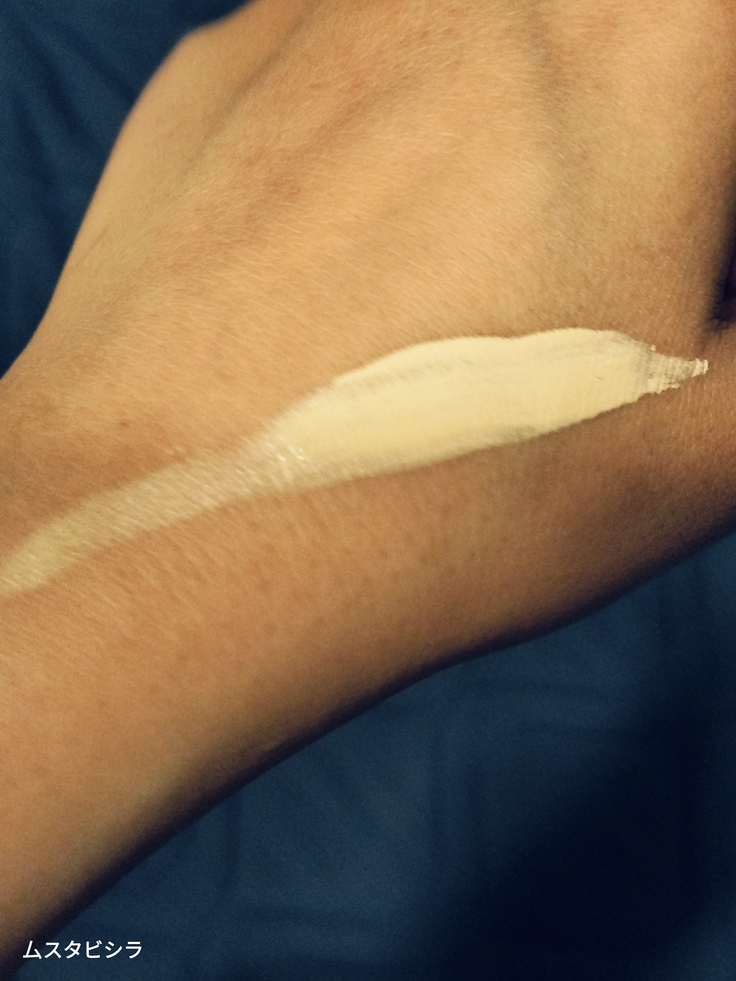 ロングウェア アクア ファンデーション/FUNNY ELVES方里/リキッドファンデーションを使ったクチコミ（3枚目）