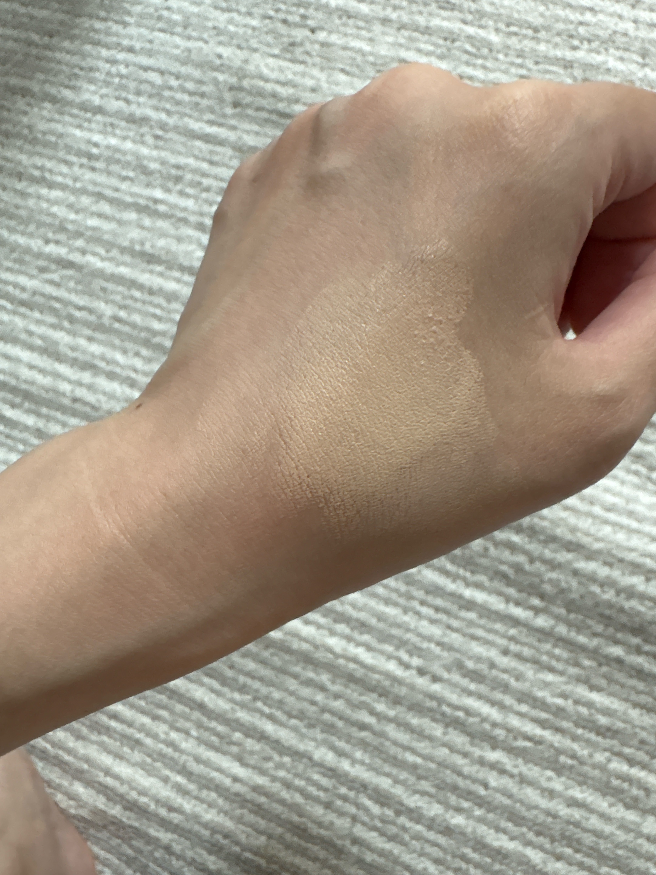 Skin Fit UV Concealer 1.0 ヌードベージュ /EITHER＆/リキッドコンシーラーを使ったクチコミ（2枚目）