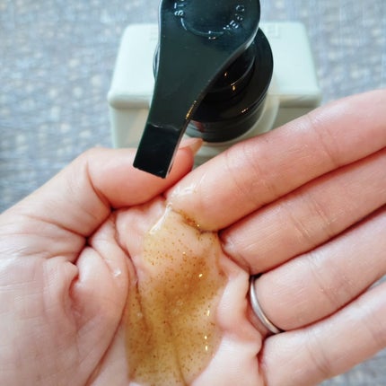 シカ リフレッシング ボディ スクラブ ウォッシュ/ミルクバオバブ/ボディスクラブを使ったクチコミ(2枚目)