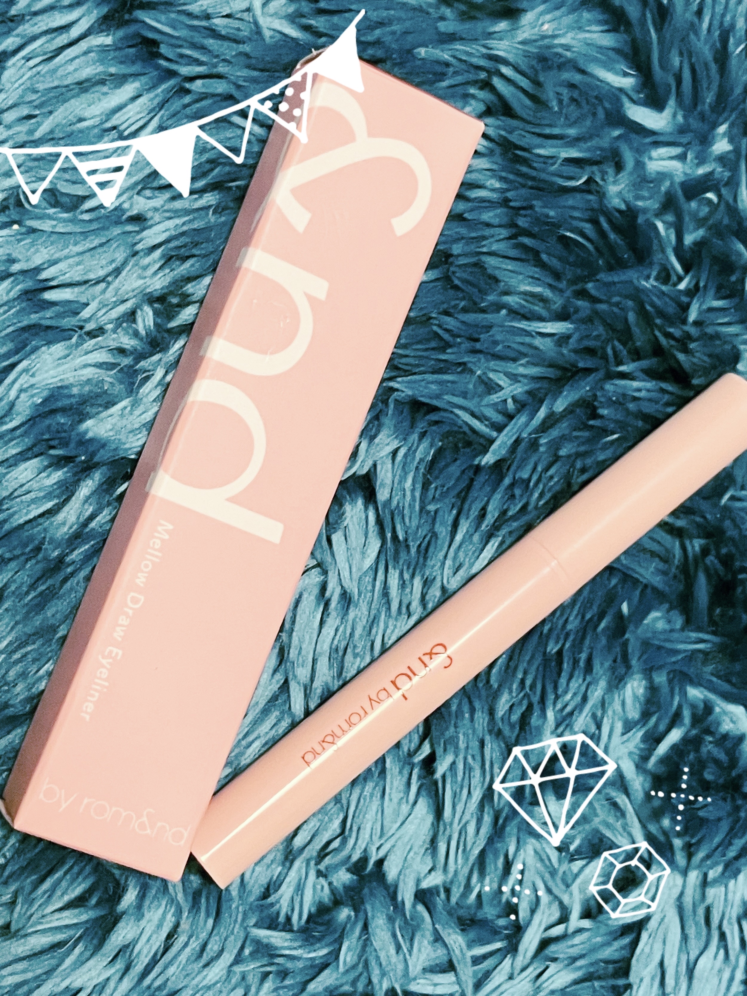 メロウドローアイライナー BK01 リアルブラック/&nd by rom&nd/リキッドアイライナーを使ったクチコミ（1枚目）