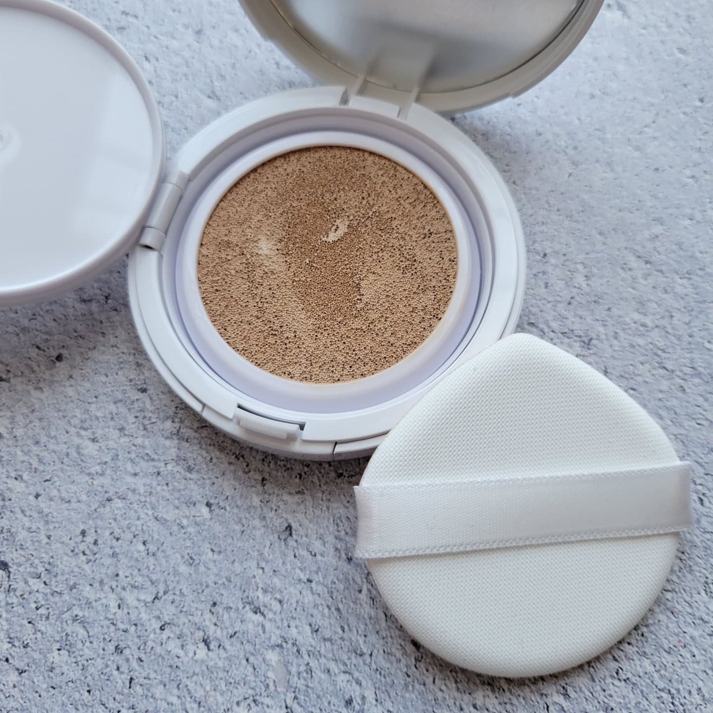 COSCOS UHDフルカバレッジクッション532(ナチュラルベージュ)/COSCOS/クッションファンデーションを使ったクチコミ(2枚目)