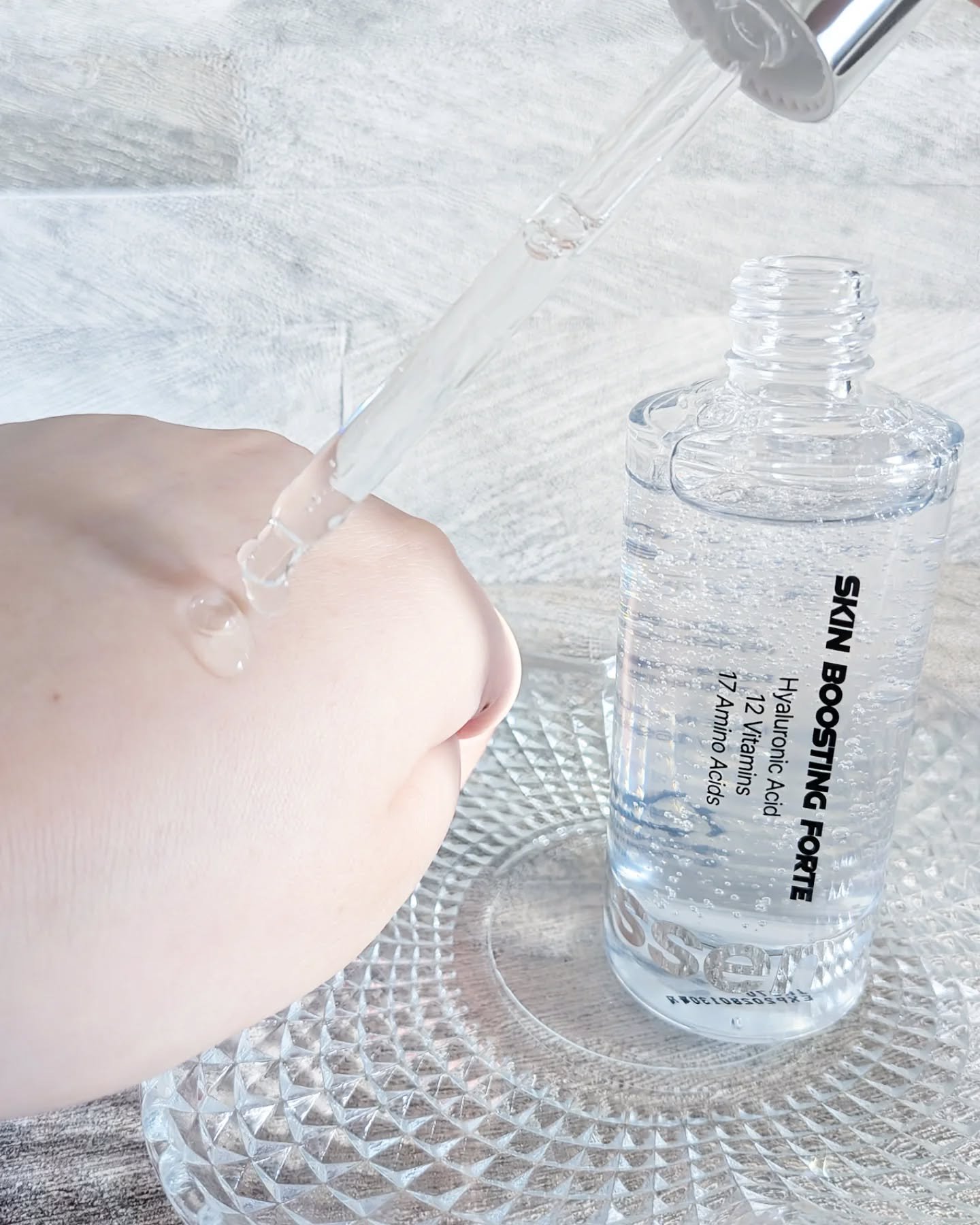 スキンブースティングフォルテセラム/essenciel/美容液を使ったクチコミ（3枚目）