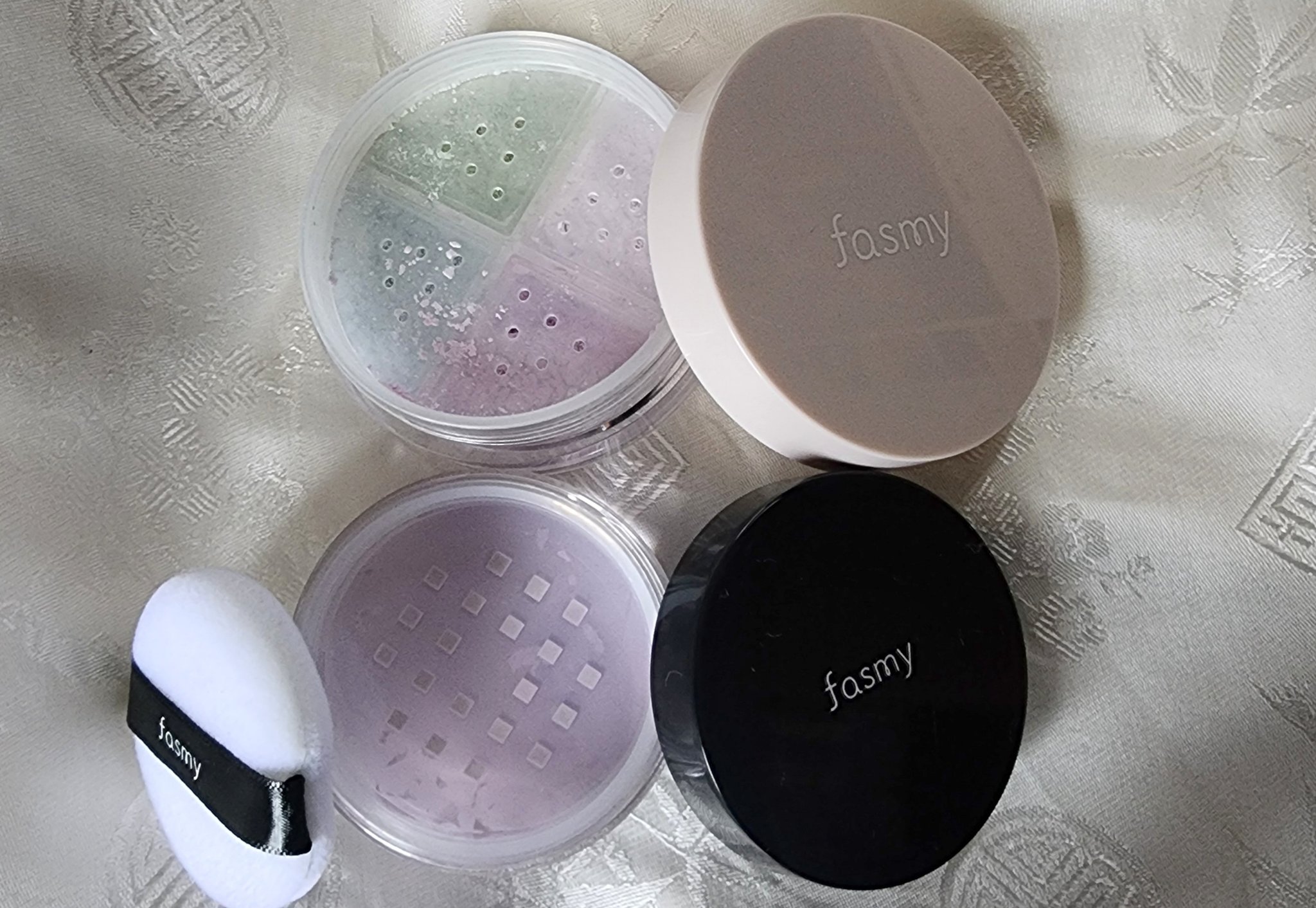 fasmy PB.fasmy 4 カラールースパウダーのクチコミ「Watts　fasmy
4カラーフェイスパウダー　01（パフなし）
さら肌カラールースパウダー.....」（1枚目）