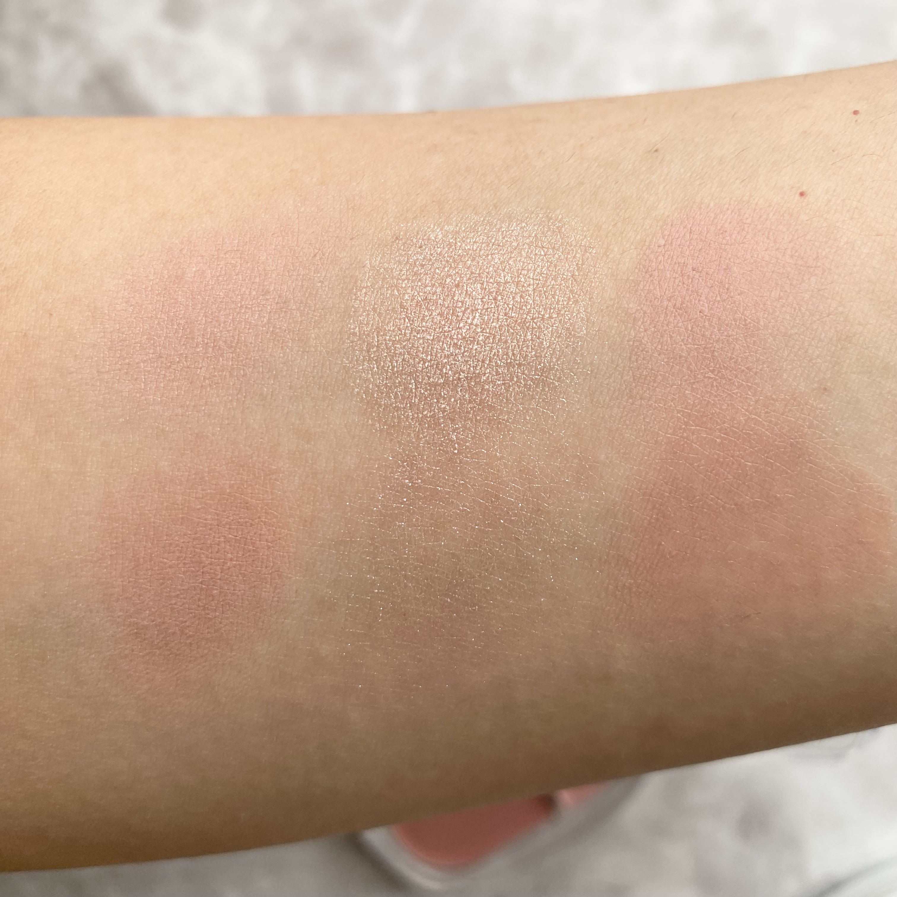 シームレスウェアクッション/wakemake/クッションファンデーションを使ったクチコミ（3枚目）