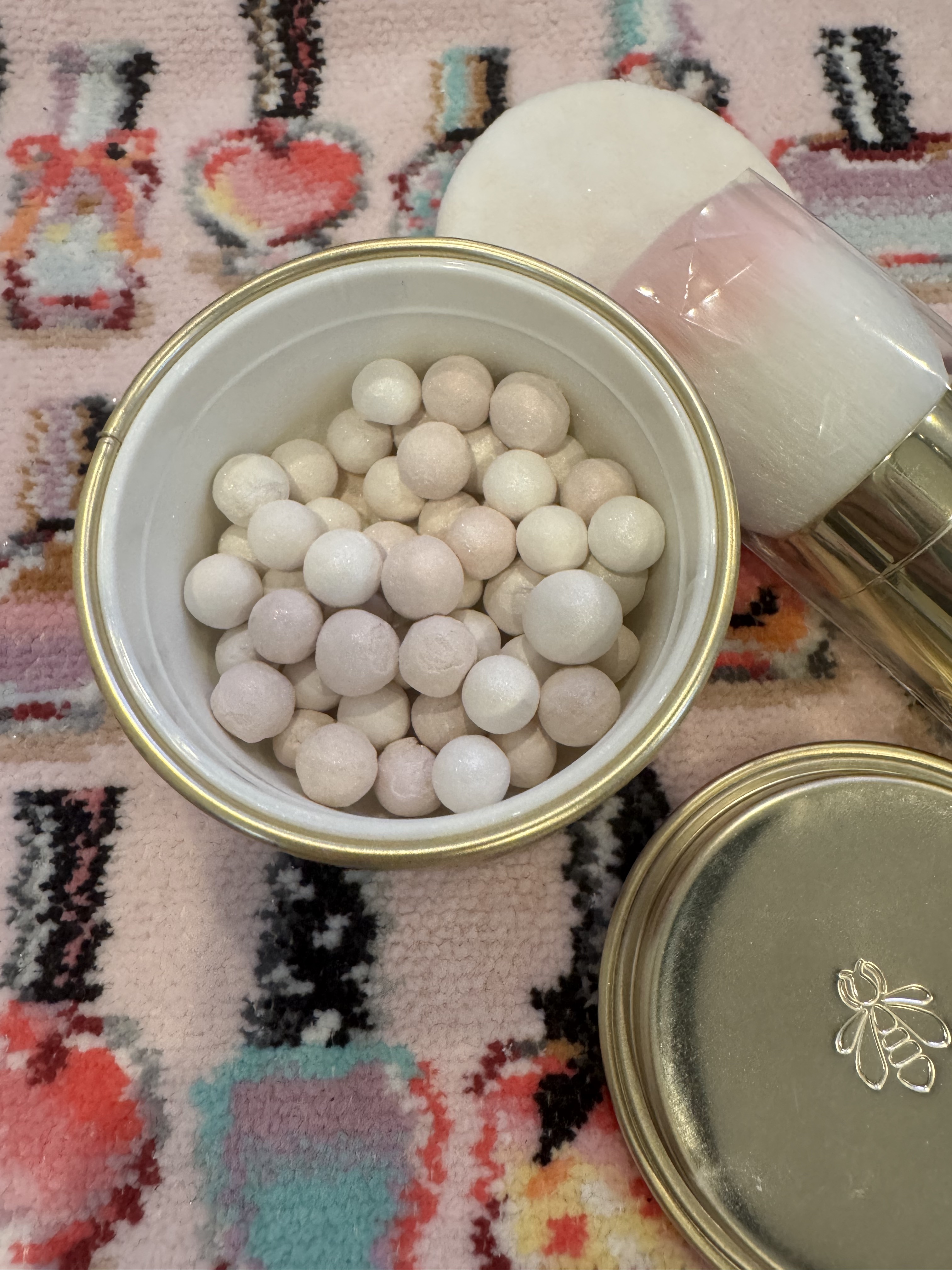 メテオリット ビーユ 01 パーリー ホワイト/GUERLAIN/フェイスパウダーを使ったクチコミ（1枚目）