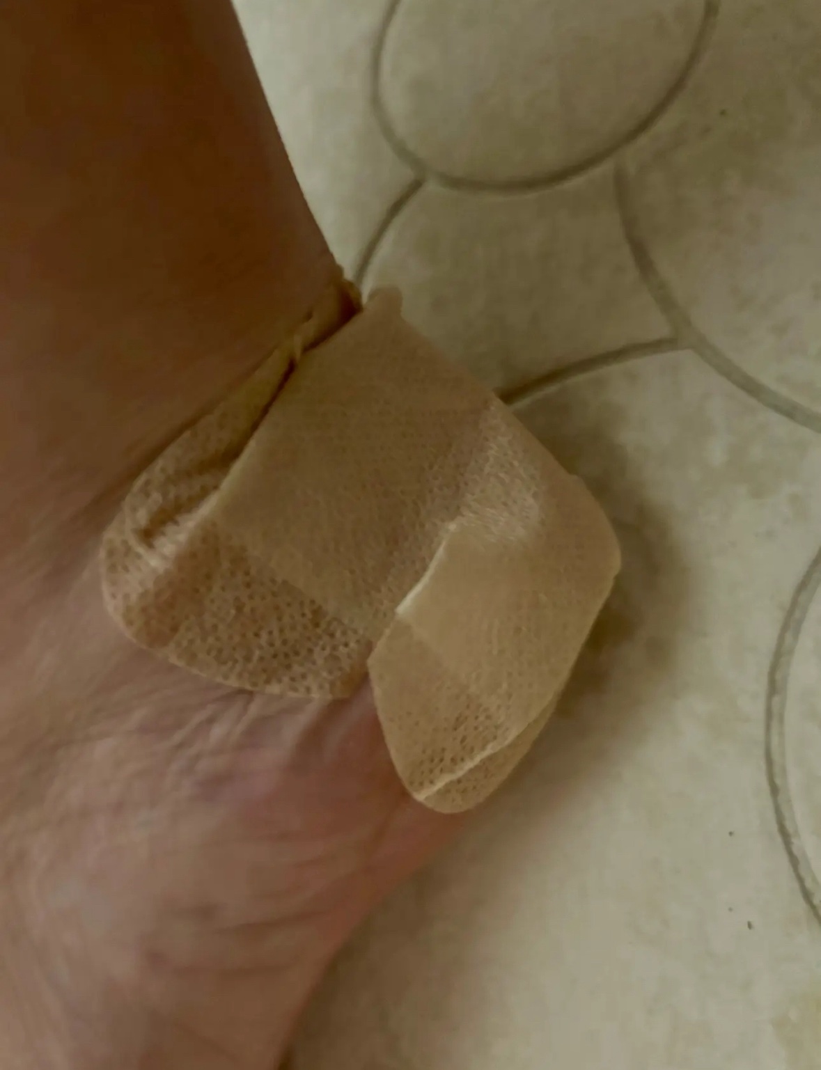 シアバター スリーピング ヒール パッチ/BAREN/レッグ・フットケアを使ったクチコミ（3枚目）