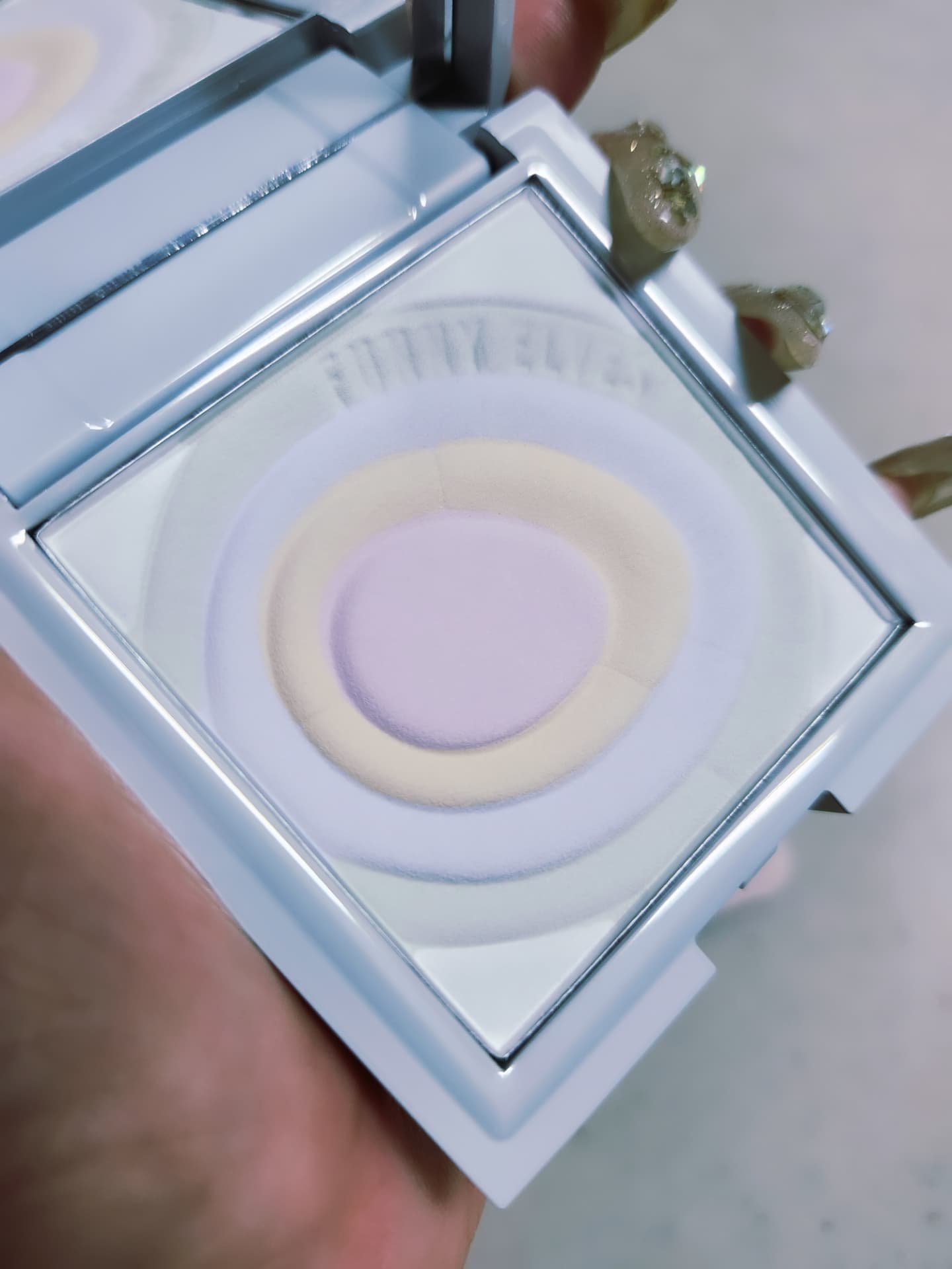 ネビュラ プレストパウダー/FUNNY ELVES方里/プレストパウダーを使ったクチコミ（1枚目）