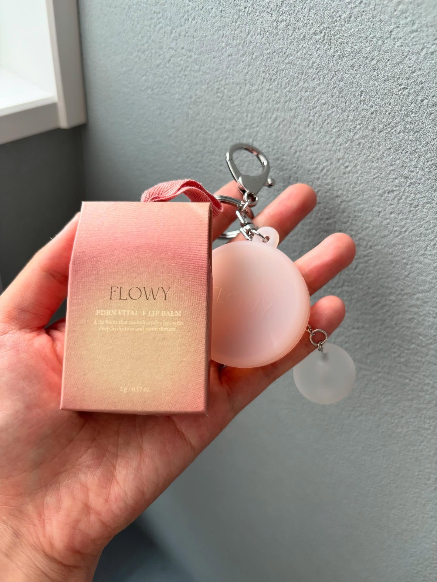 PDRNバイタルFリップバーム/FLOWY/リップバームを使ったクチコミ（1枚目）